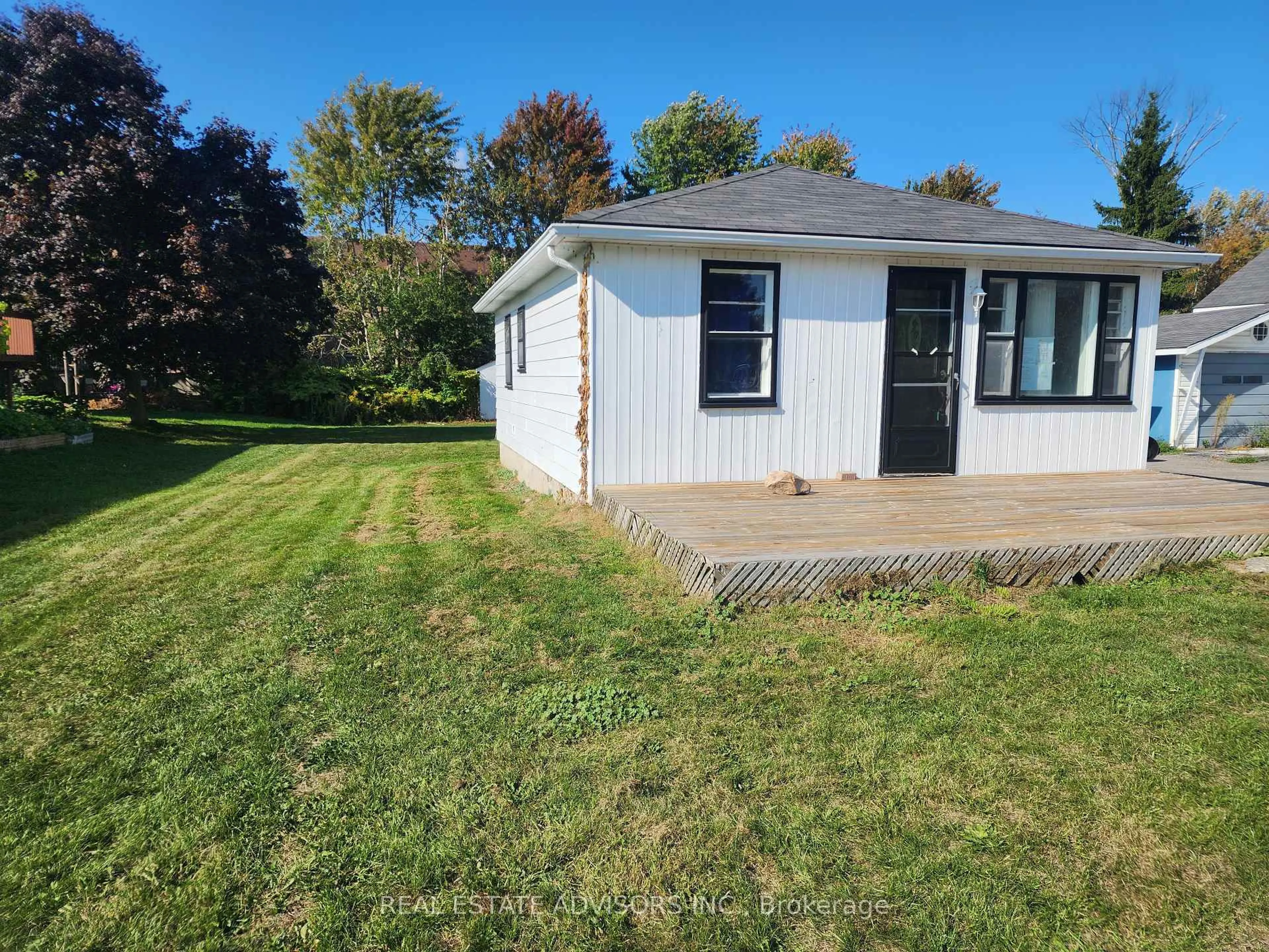 Unknown for 328 Little Ave, Barrie Ontario L4N 2Z6