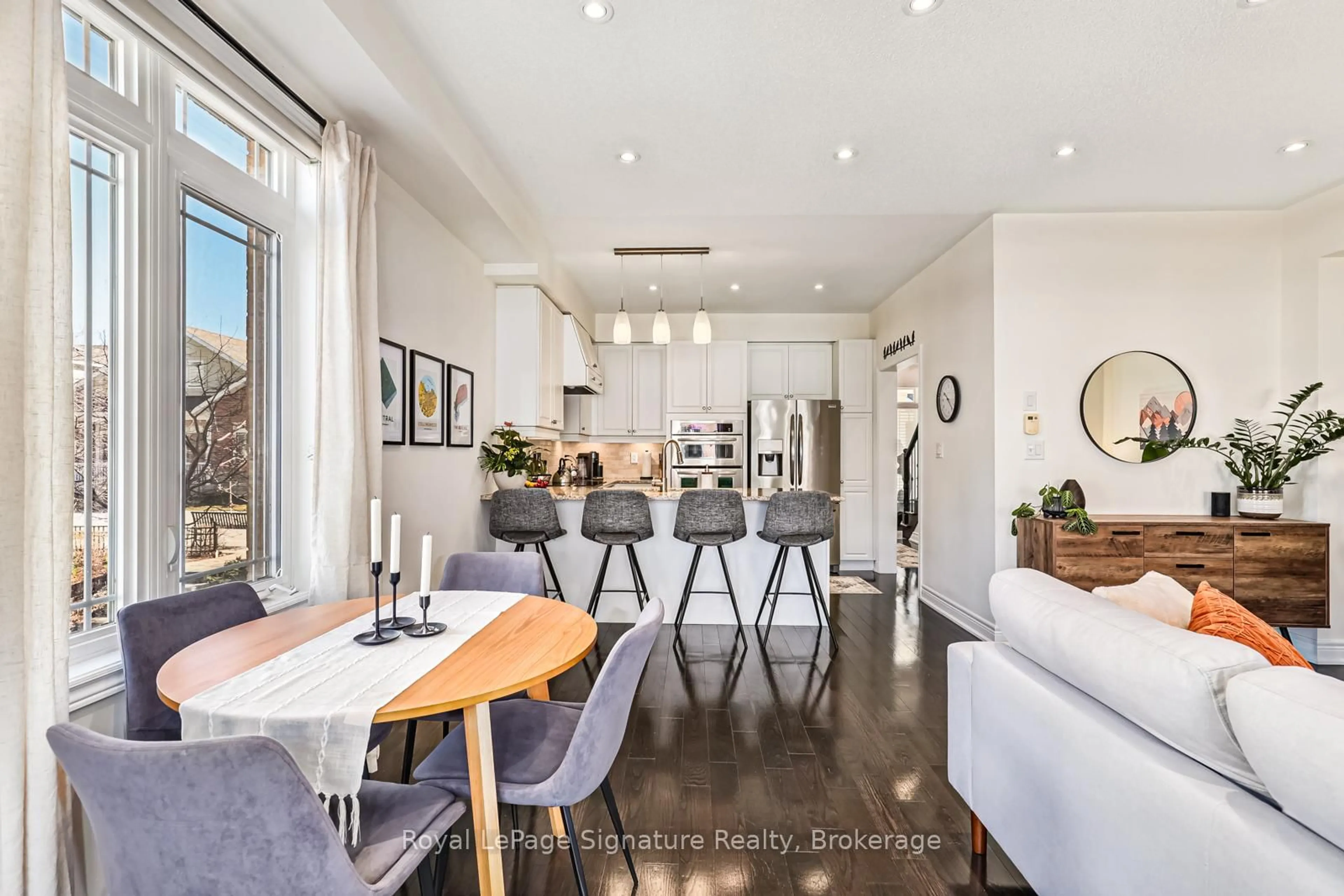 Open concept kitchen, unknown for 14 Montclair Mews, Collingwood Ontario L9Y 0J7
