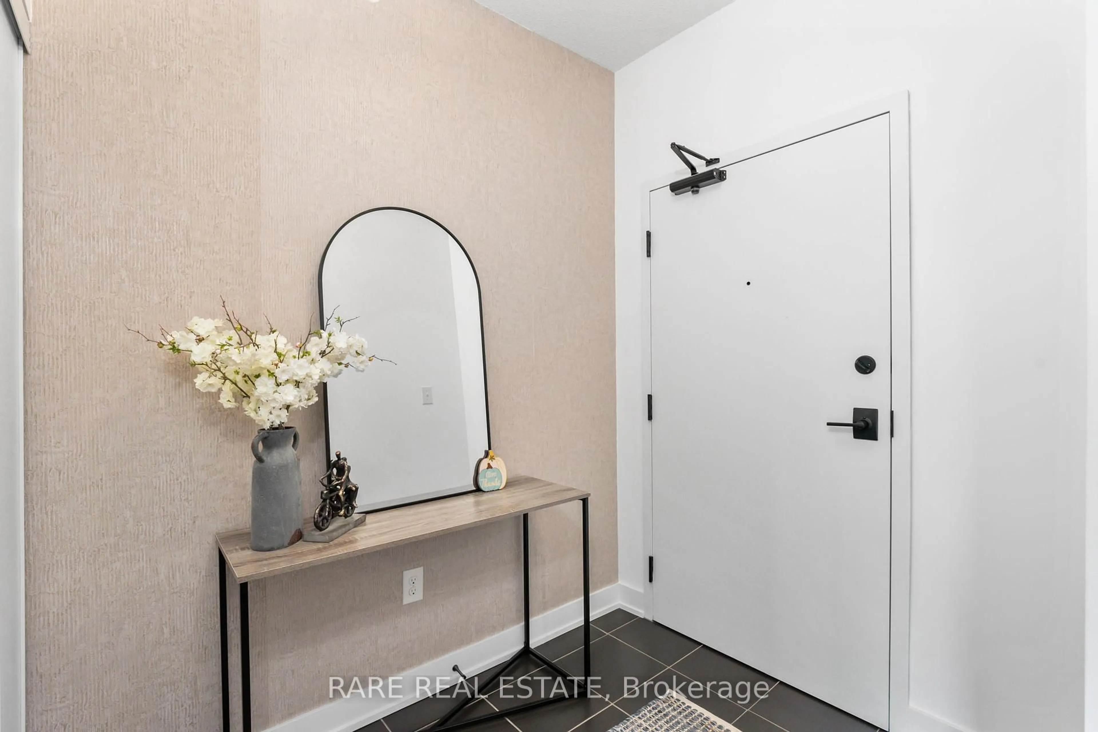 Indoor entryway for 5 Chef Lane #506, Barrie Ontario L9J 0J8
