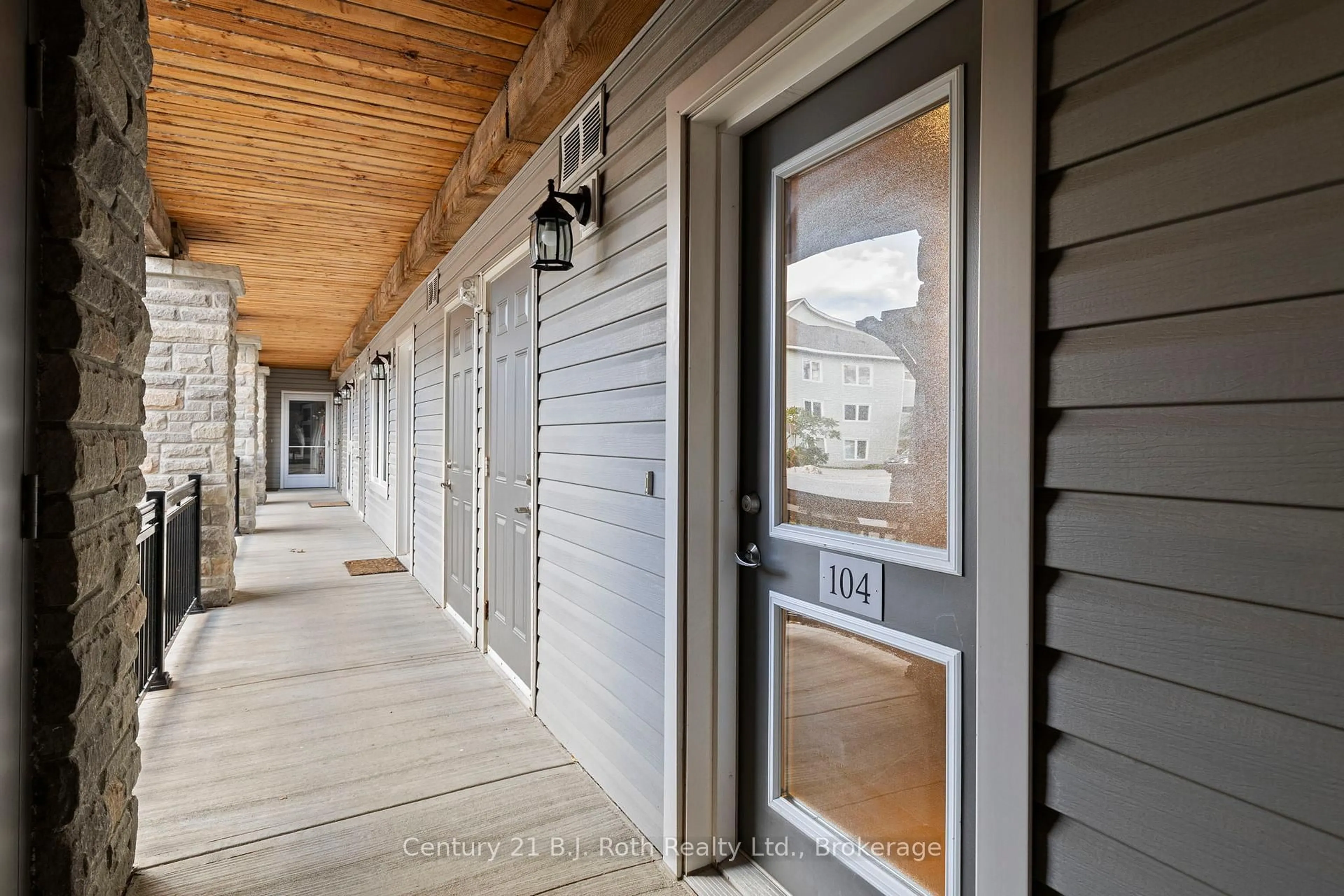 Unknown for 4 Brandy Lane Dr #104, Collingwood Ontario L9Y 0X4