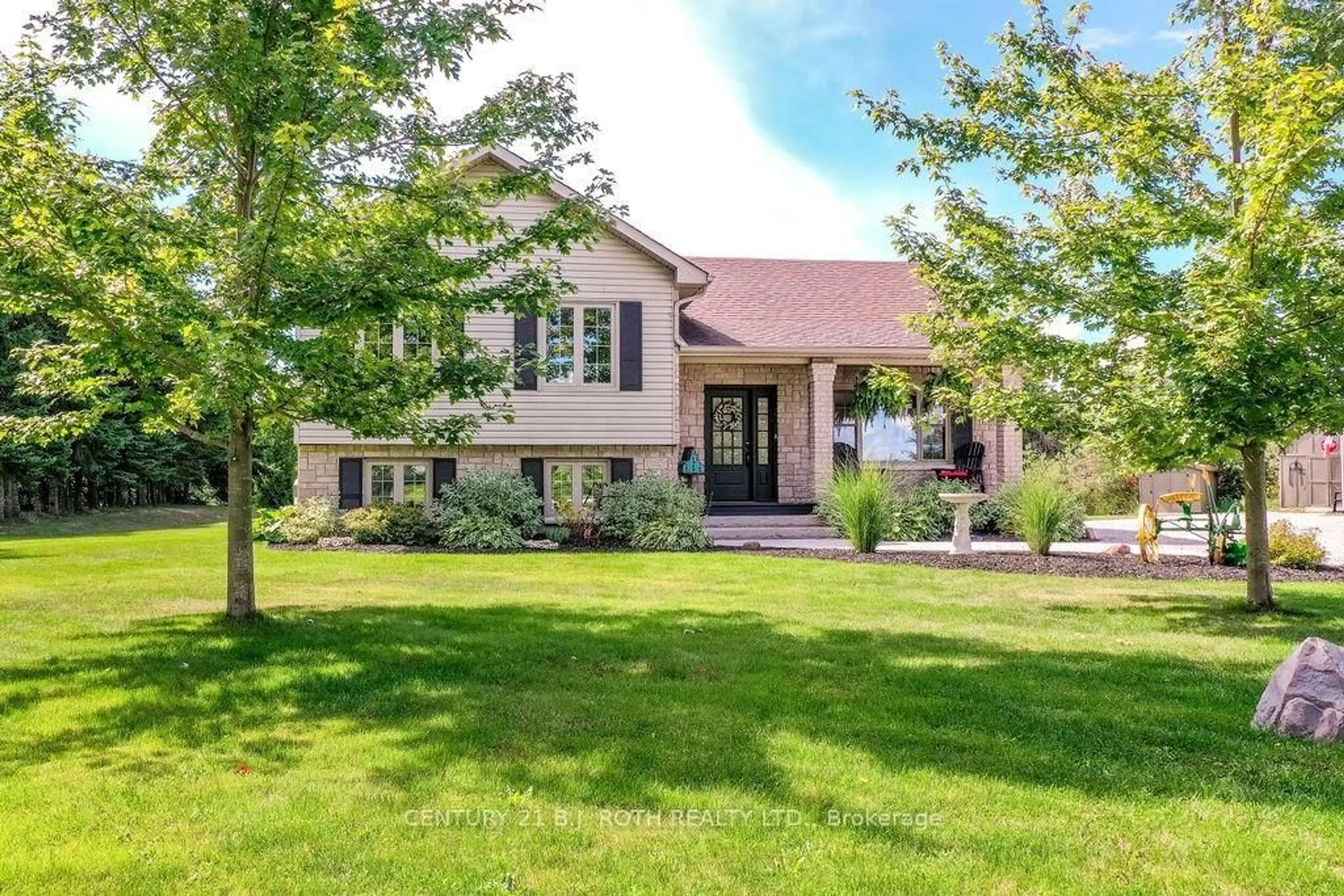 Home with brick exterior material, unknown for 70 LINE 12 SOUTH Line, Oro-Medonte Ontario L0L 1T0