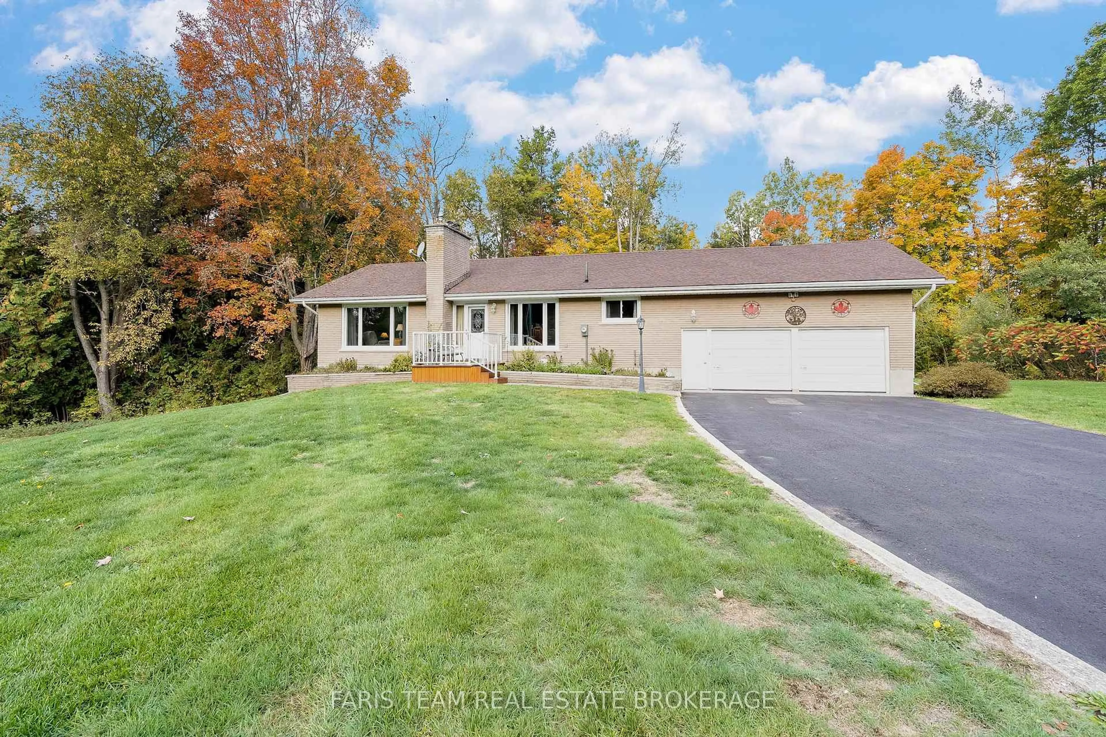 A pic from outside/outdoor area/front of a property/back of a property/a pic from drone, unknown for 2826 Horseshoe Valley Rd, Springwater Ontario L0L 2K0