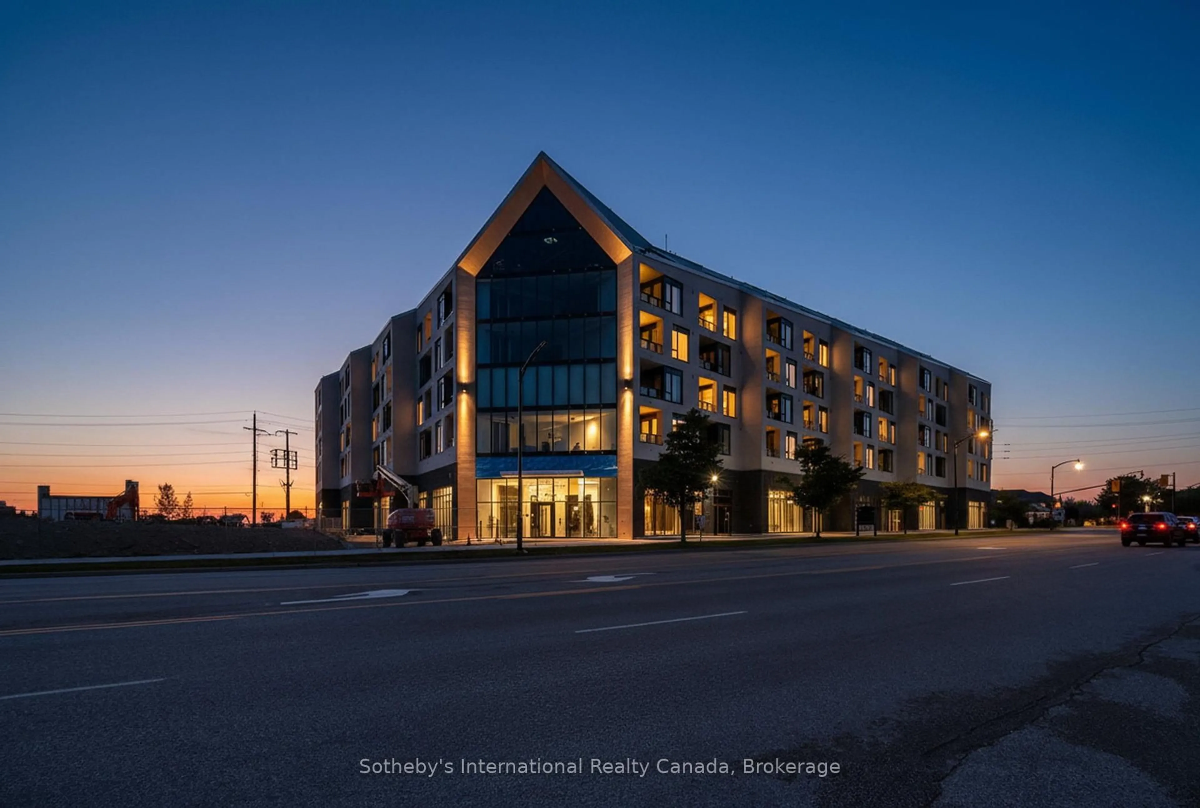 Indoor foyer for 31 Huron St #224, Collingwood Ontario L9Y 5T7