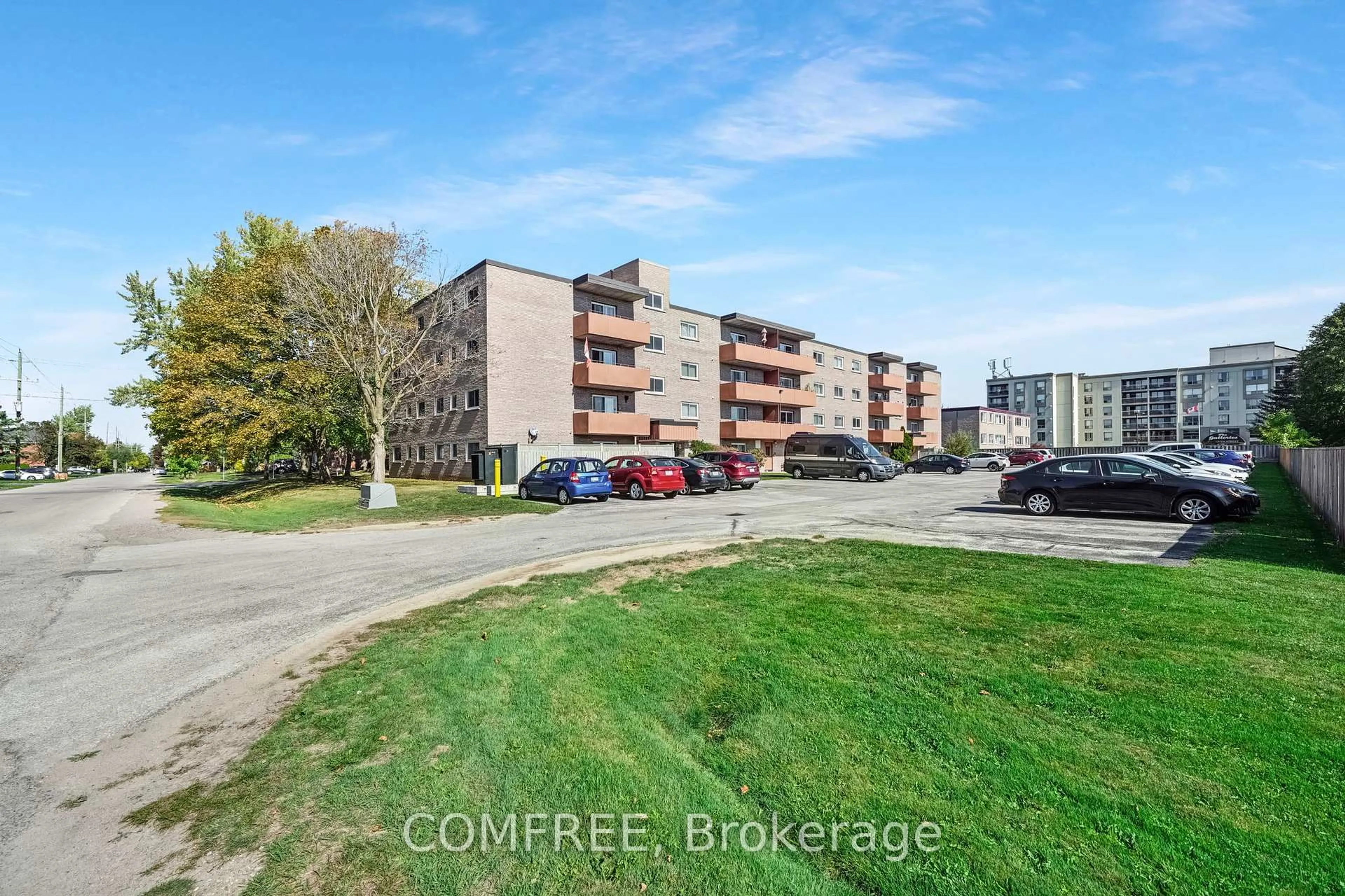 A pic from outside/outdoor area/front of a property/back of a property/a pic from drone, unknown for 184 Eighth St #207, Collingwood Ontario L9Y 2C8