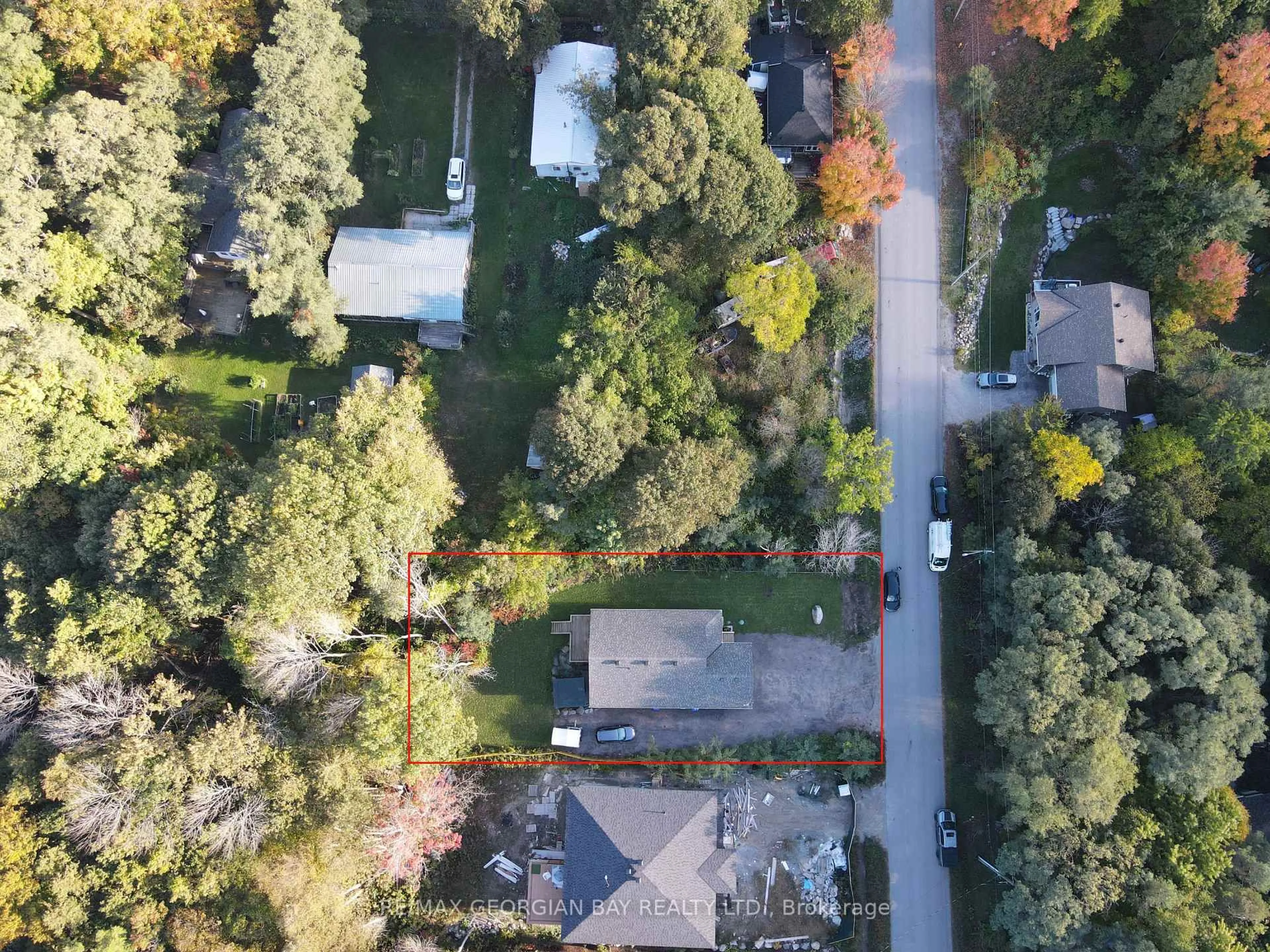 A pic from outside/outdoor area/front of a property/back of a property/a pic from drone, unknown for 10 King Rd, Tay Ontario L0K 2C0