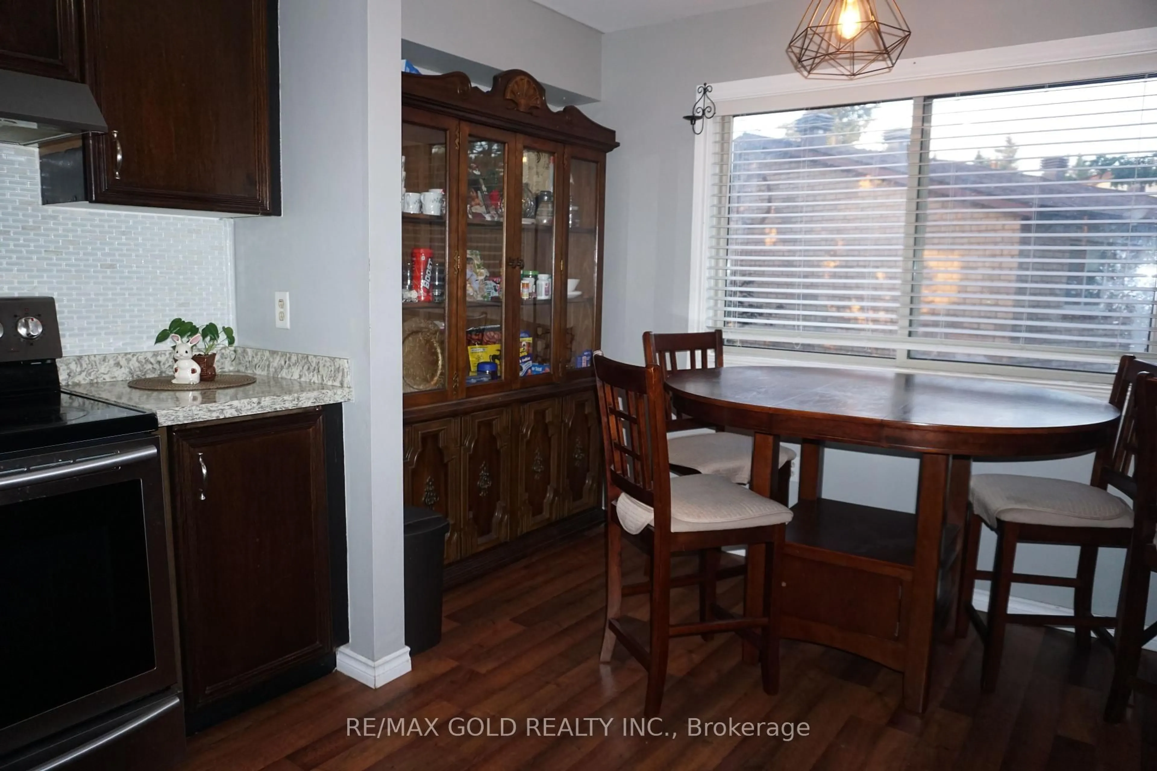Dining room, wood/laminate floor for 9 Meadow Lane #2, Barrie Ontario L4N 6Z1