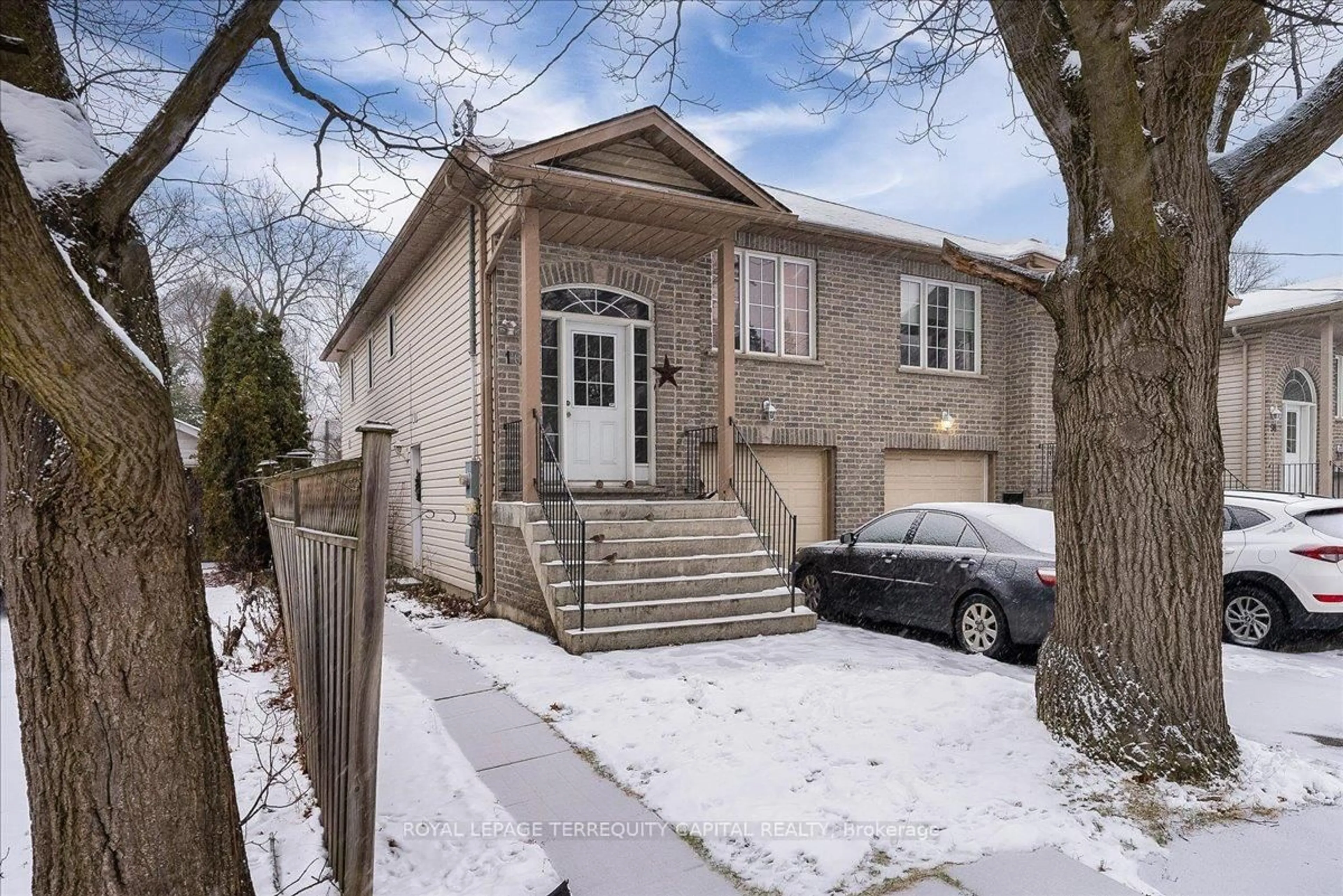 Unknown for 102 Henry St, Barrie Ontario L4N 1C8