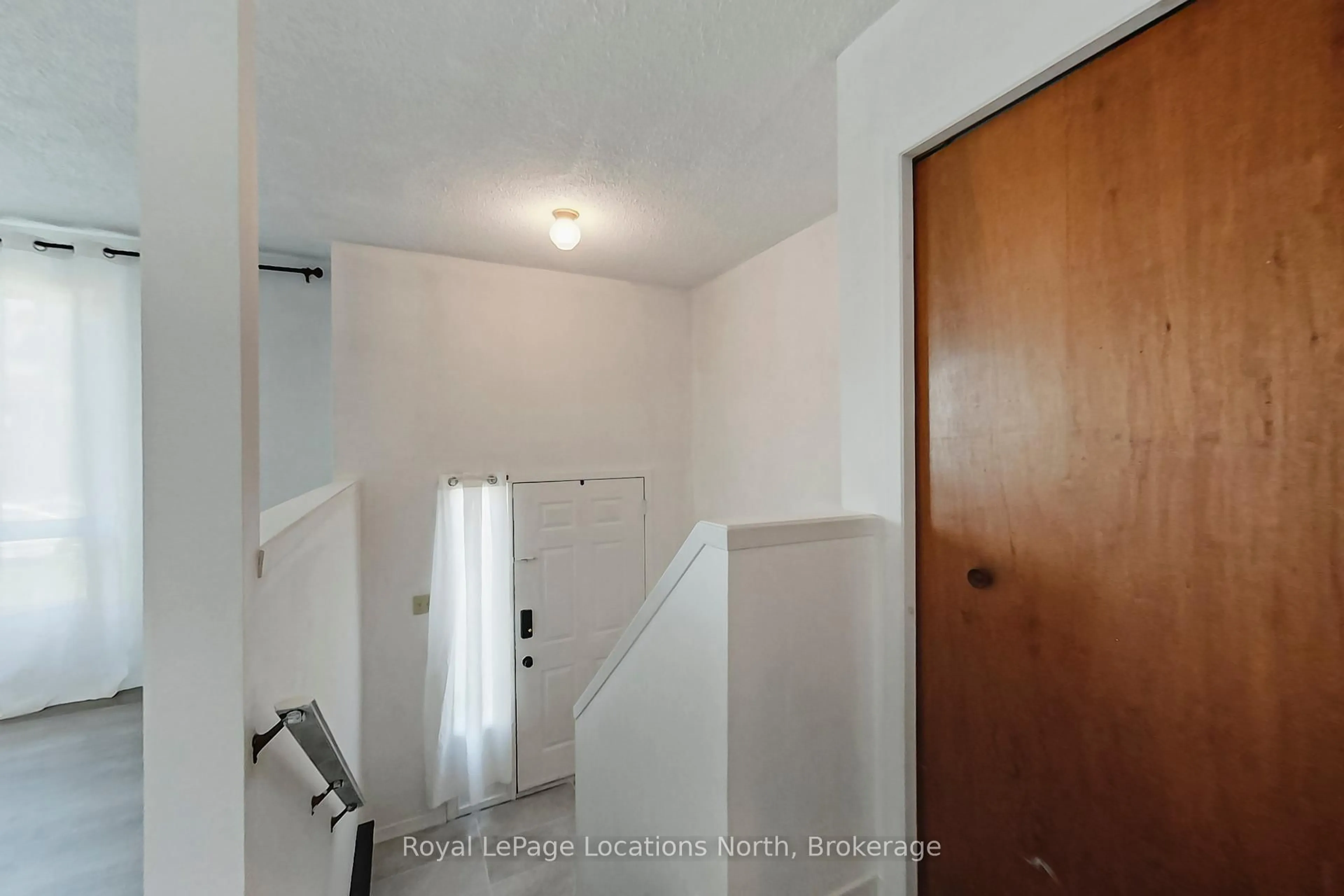 Unknown for 402 SEVENTH St, Collingwood Ontario L9Y 2B5