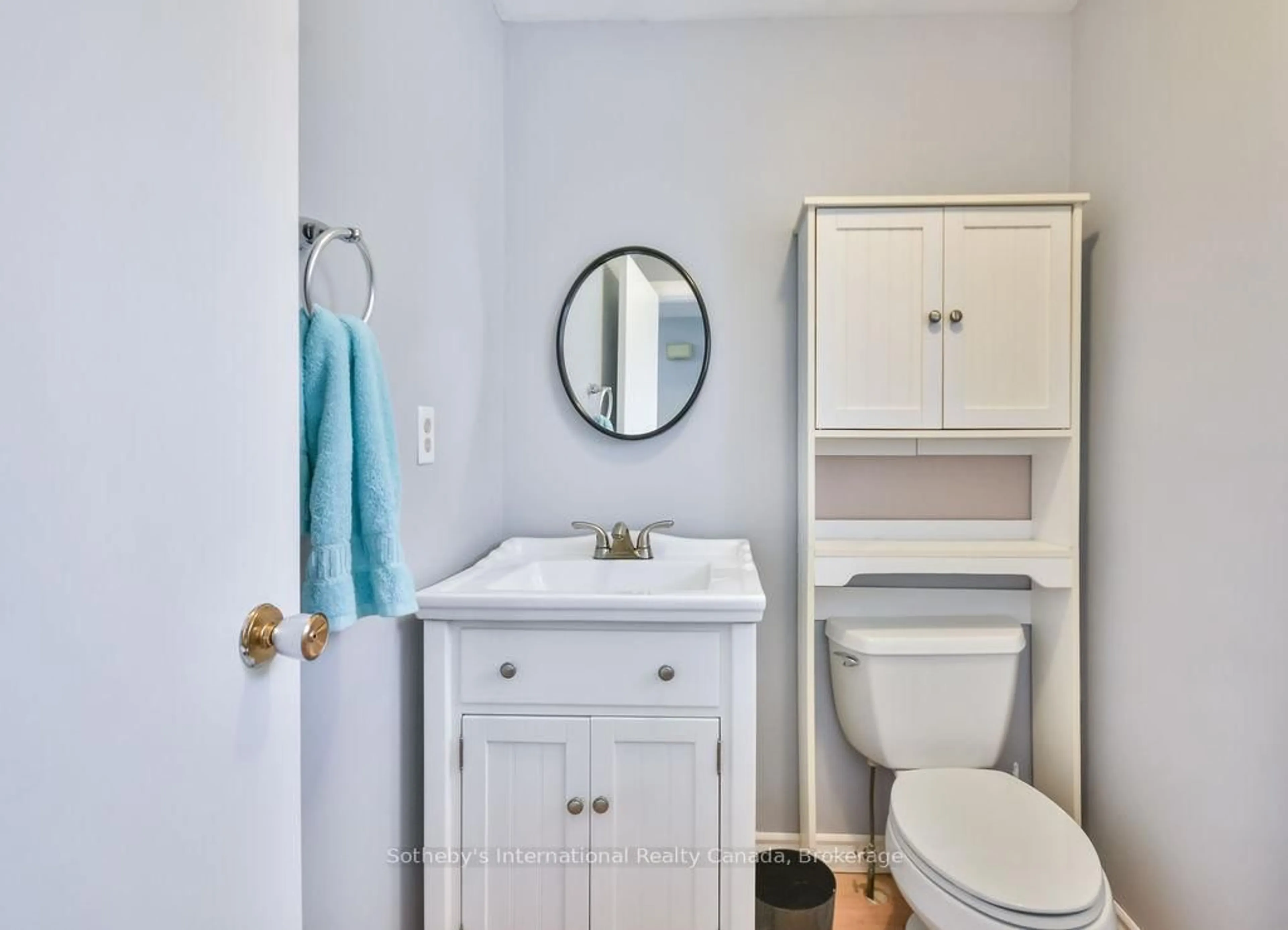 Standard bathroom, ceramic/tile floor for 112 Loggers Ru #38, Barrie Ontario L4N 6X1