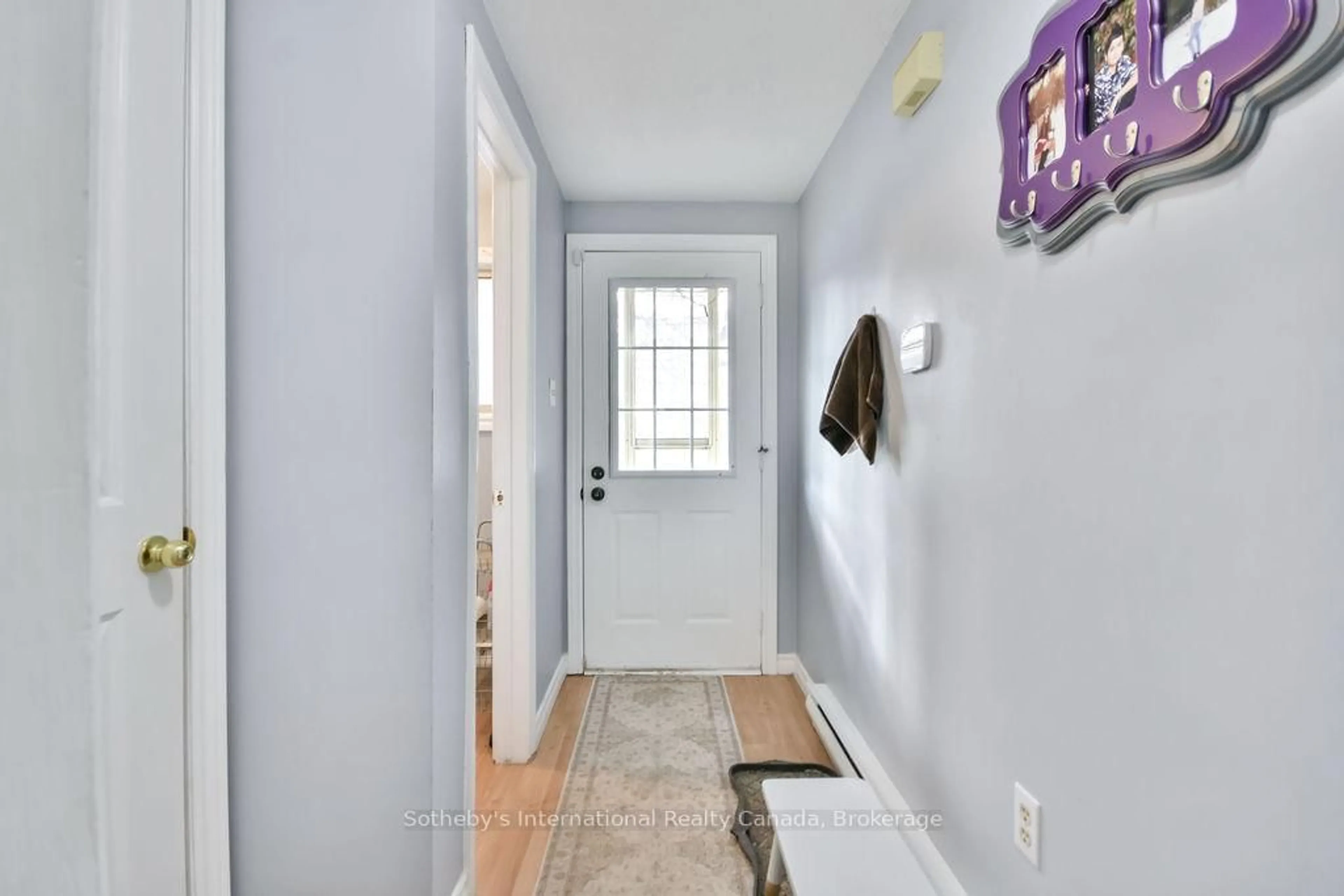 Indoor entryway for 112 Loggers Ru #38, Barrie Ontario L4N 6X1