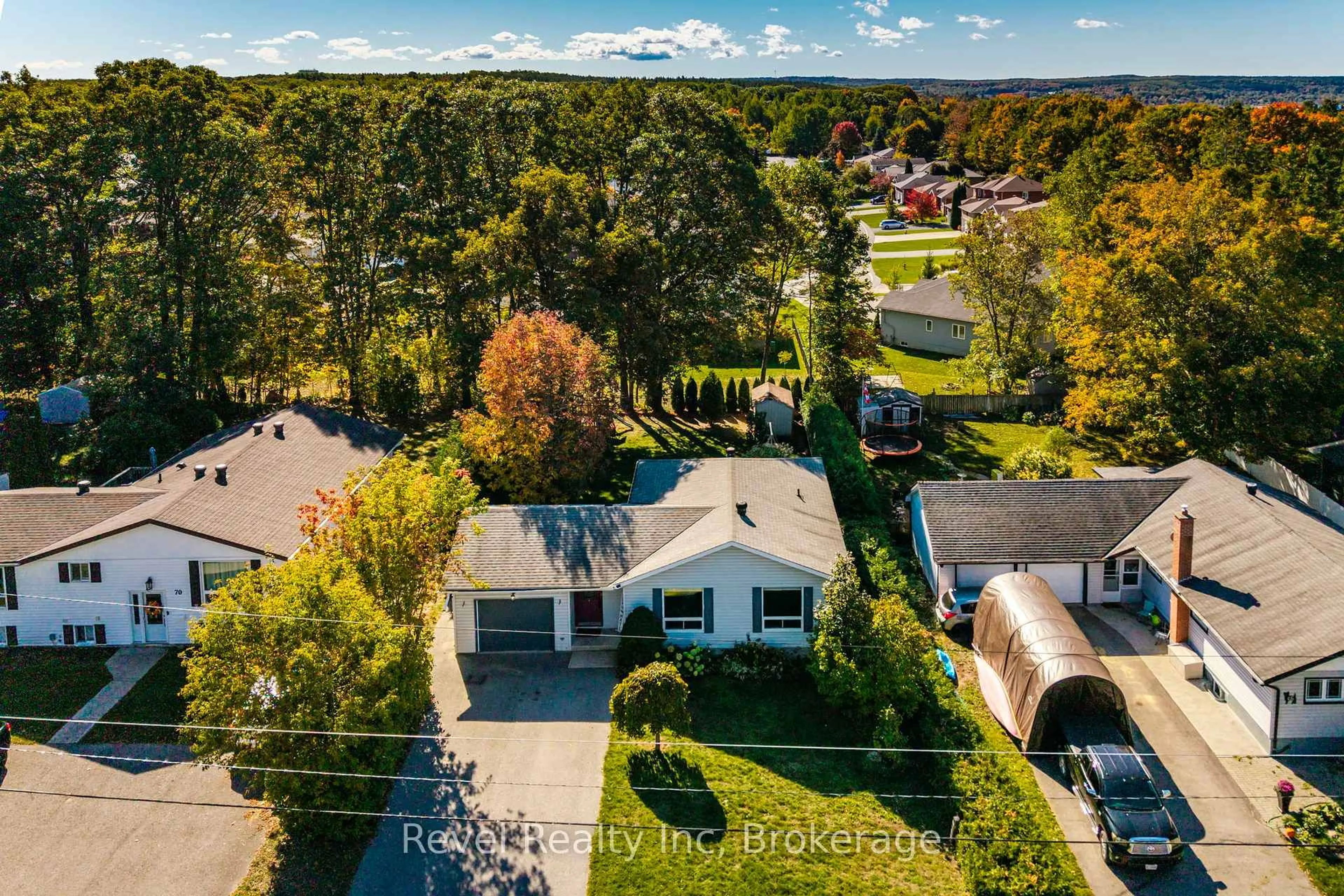 A pic from outside/outdoor area/front of a property/back of a property/a pic from drone, street for 68 Broad St, Penetanguishene Ontario L9M 1G2