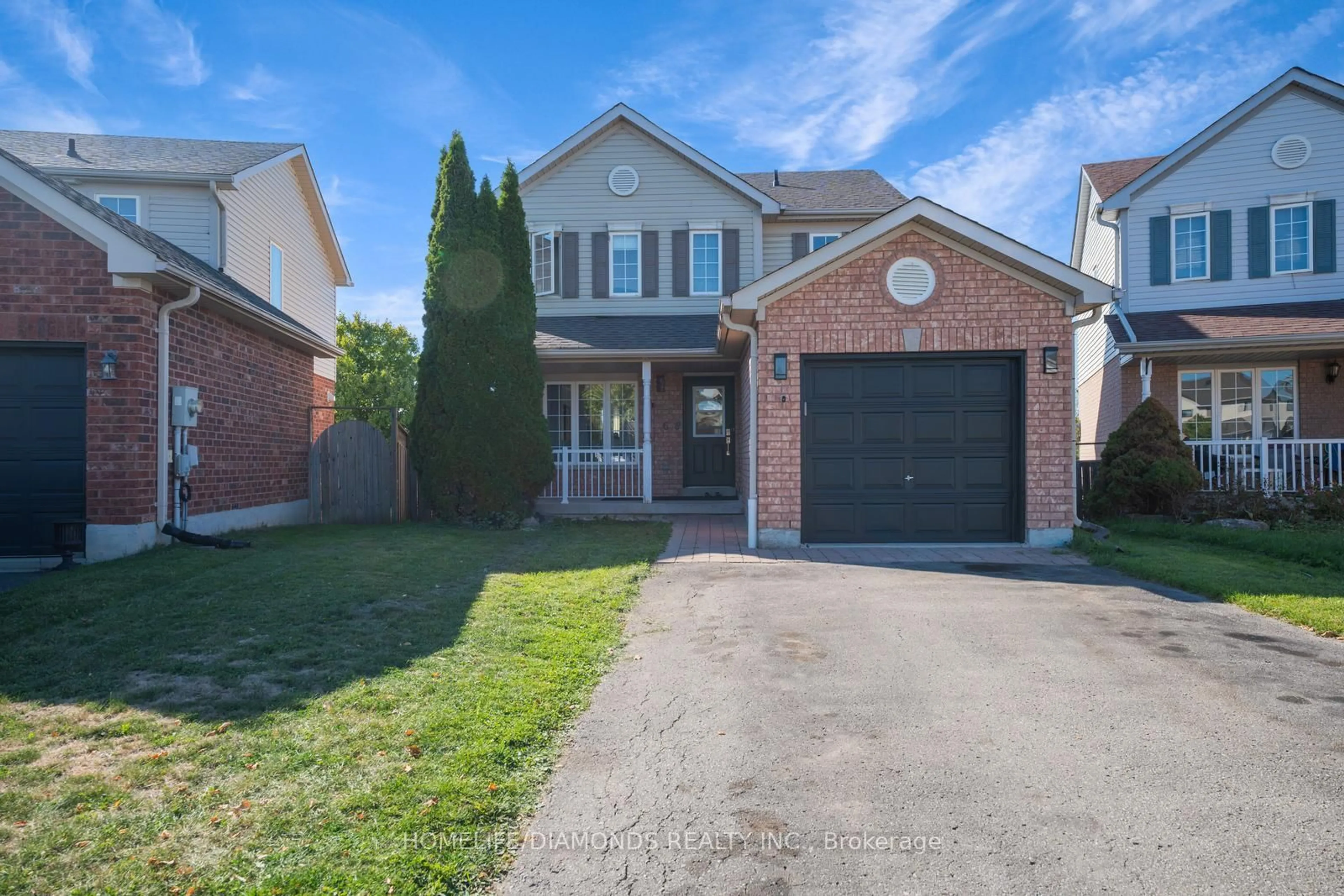 Home with brick exterior material, street for 68 Heritage Crt, Barrie Ontario L4N 0E3