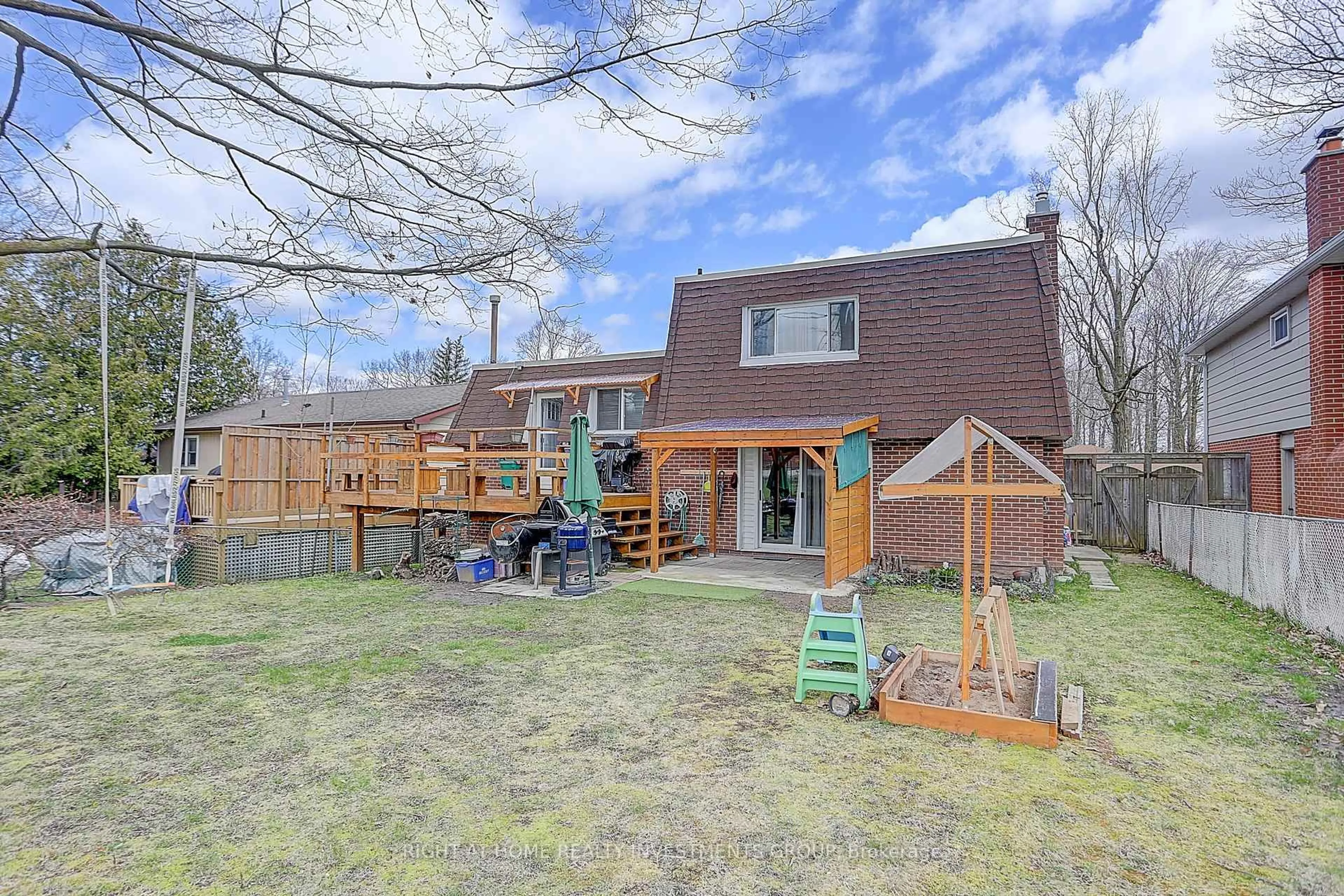 Unknown for 143 Springdale Dr, Barrie Ontario L4M 4Y1
