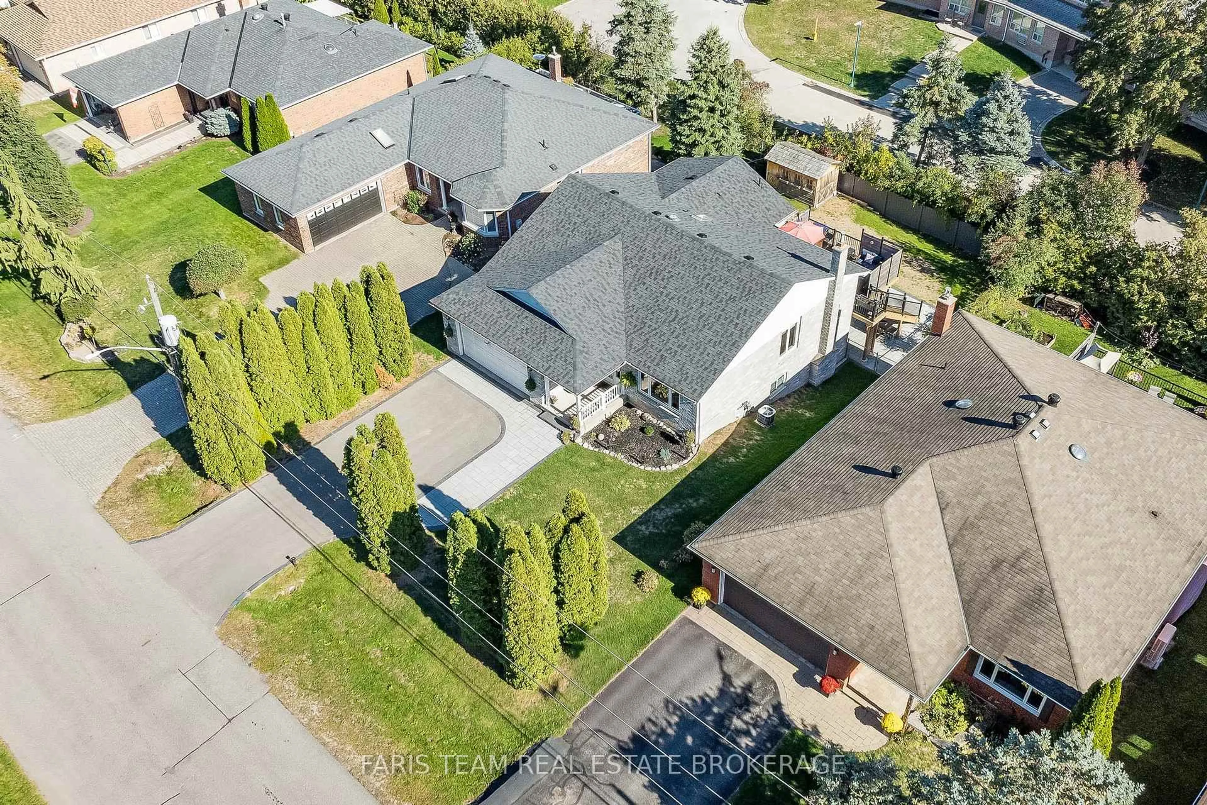 A pic from outside/outdoor area/front of a property/back of a property/a pic from drone, street for 325 Brewery Lane, Orillia Ontario L3V 7H5
