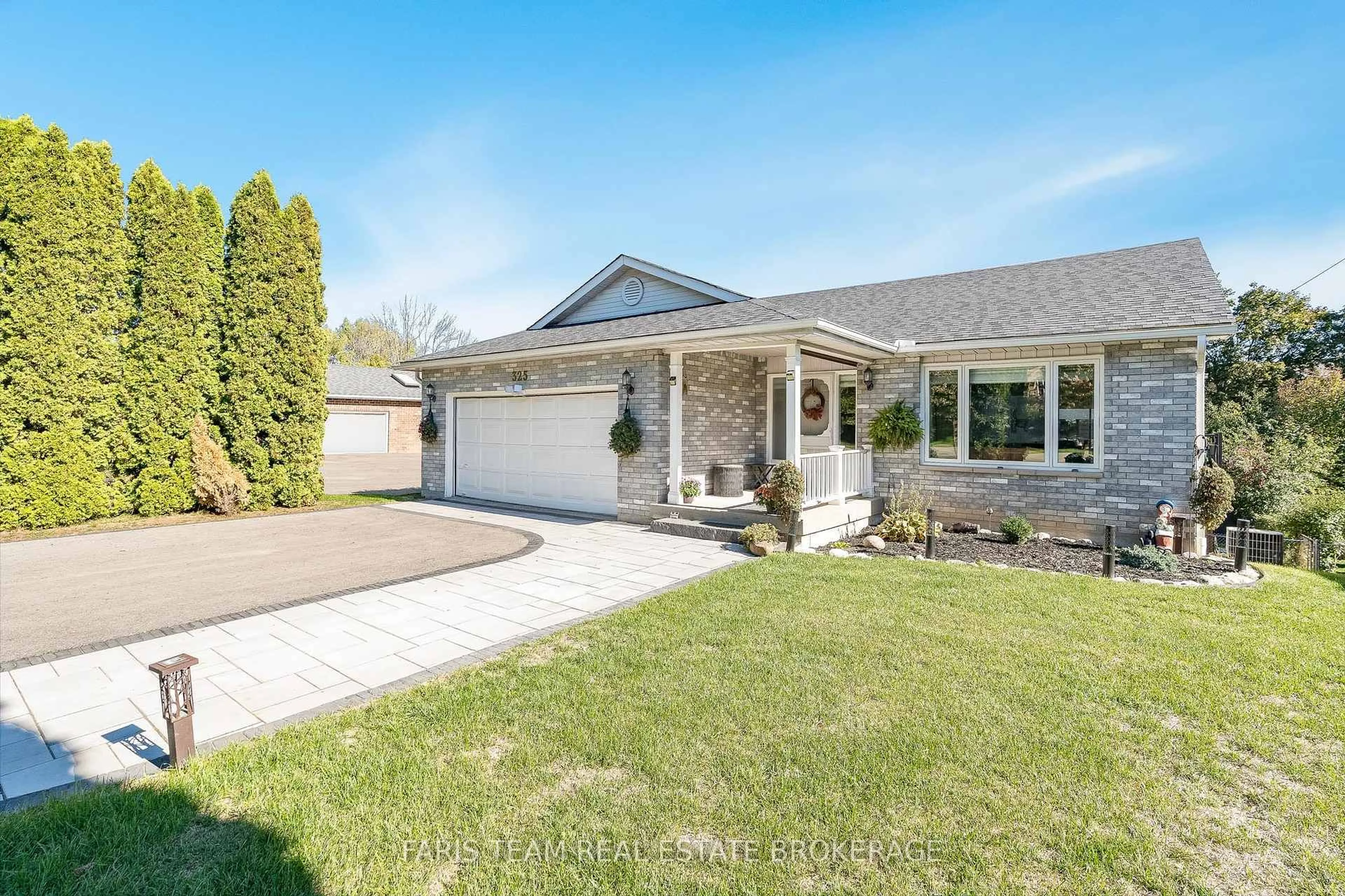 Home with brick exterior material, street for 325 Brewery Lane, Orillia Ontario L3V 7H5
