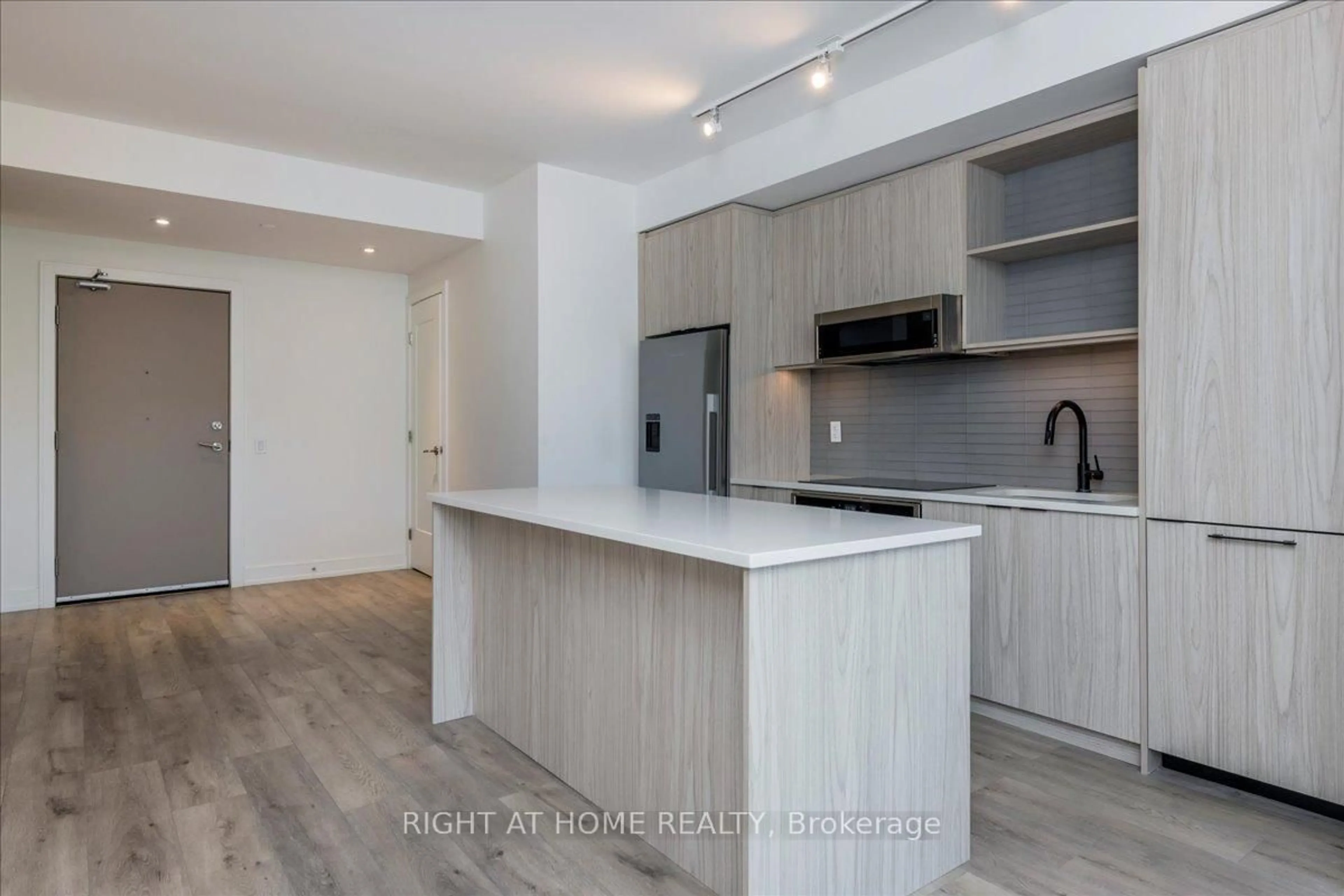 Open concept kitchen, unknown for 185 Dunlop St #517, Barrie Ontario L4M 0L7