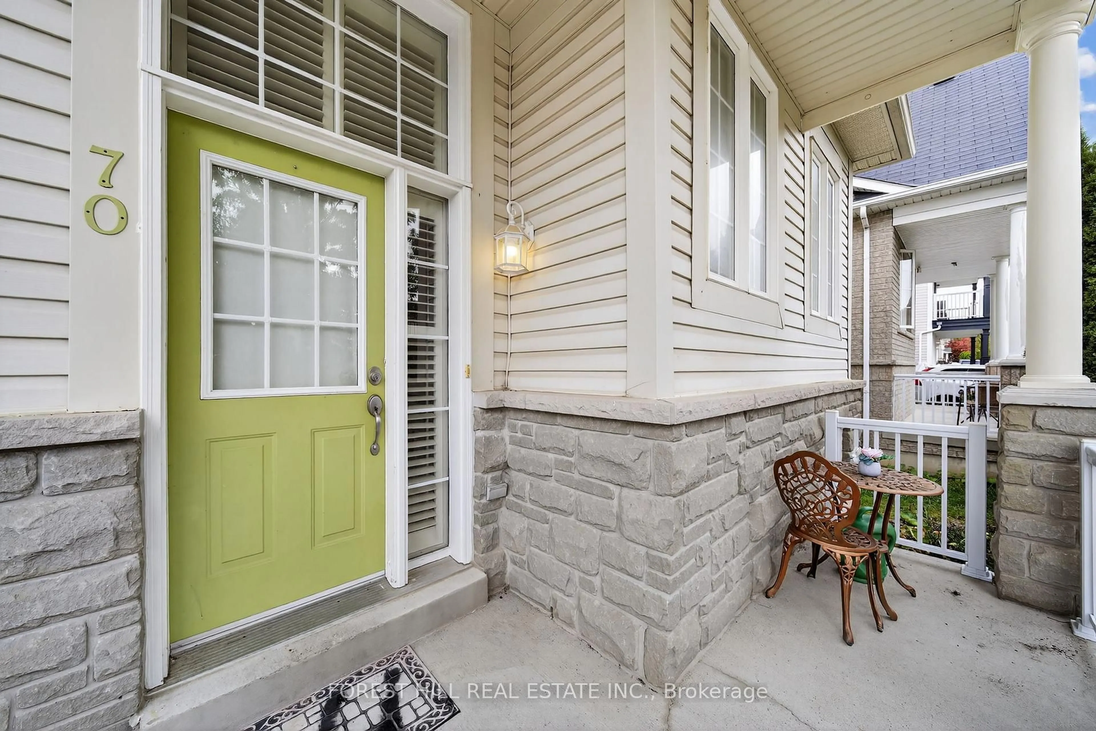 Indoor entryway for 70 Diana Way, Barrie Ontario L4M 7H9