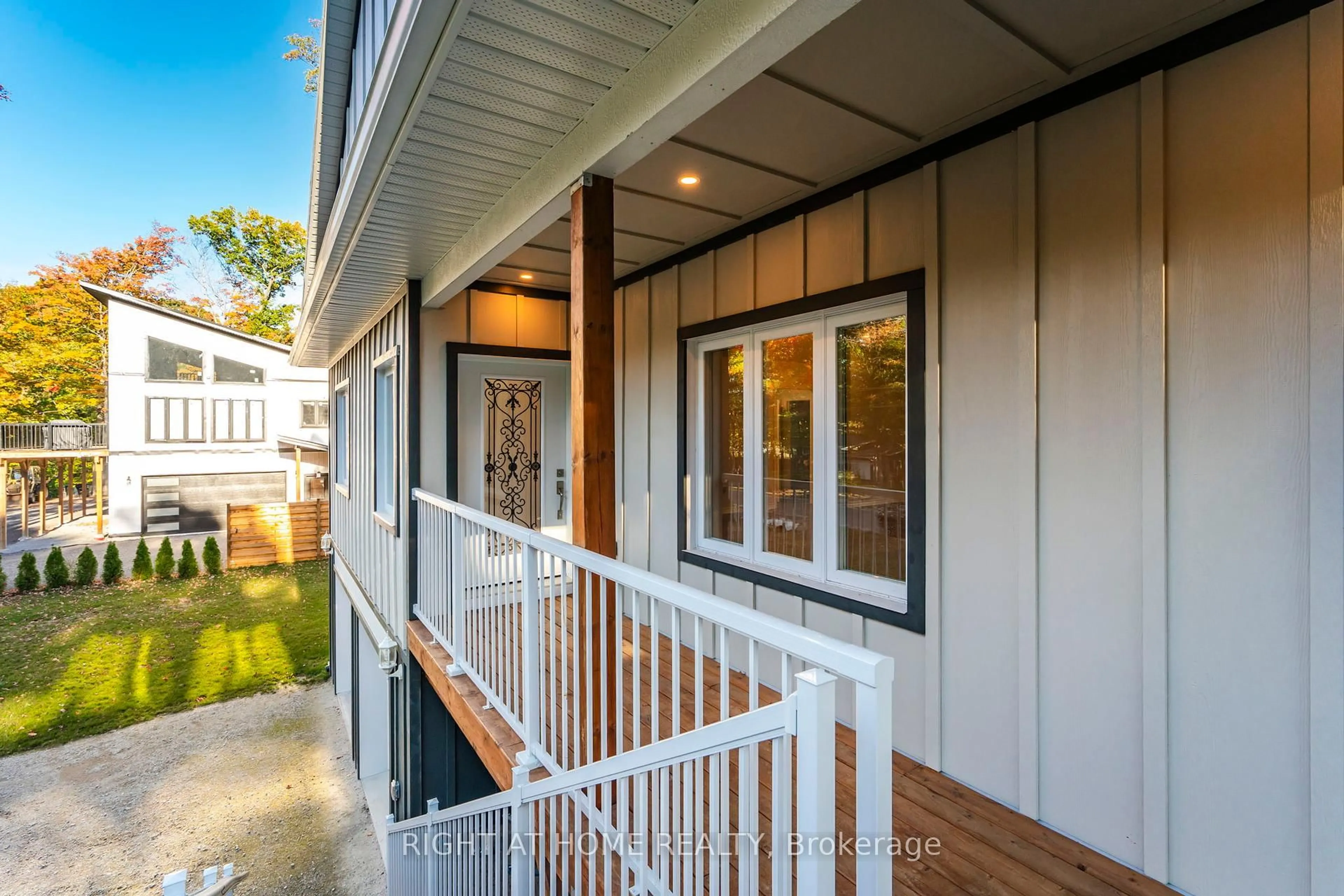 Home with vinyl exterior material, street for 50 Breithaupt Cres, Tiny Ontario L9M 0B2