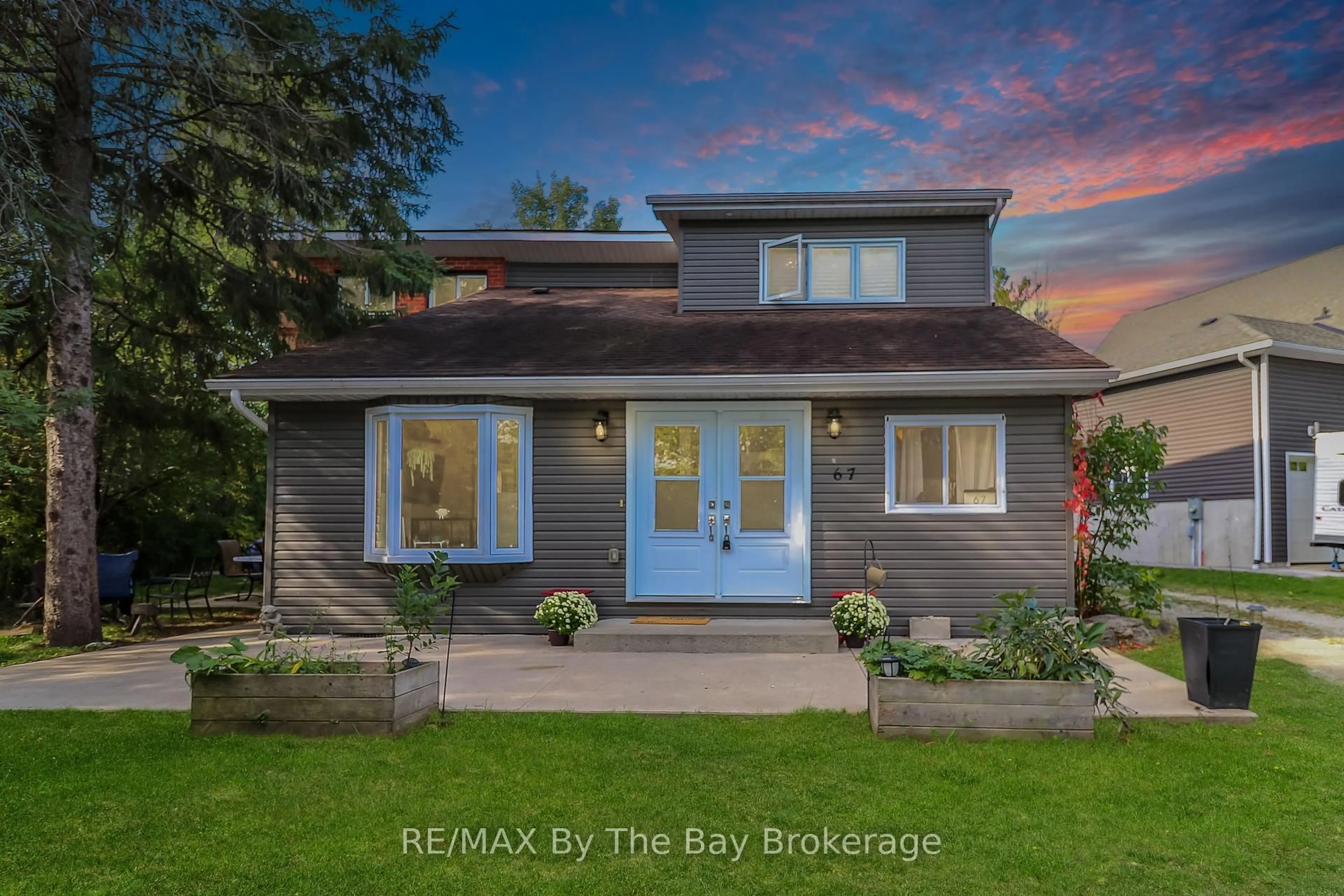 Home with brick exterior material, building for 67 Constance Blvd, Wasaga Beach Ontario L9Z 2Y3
