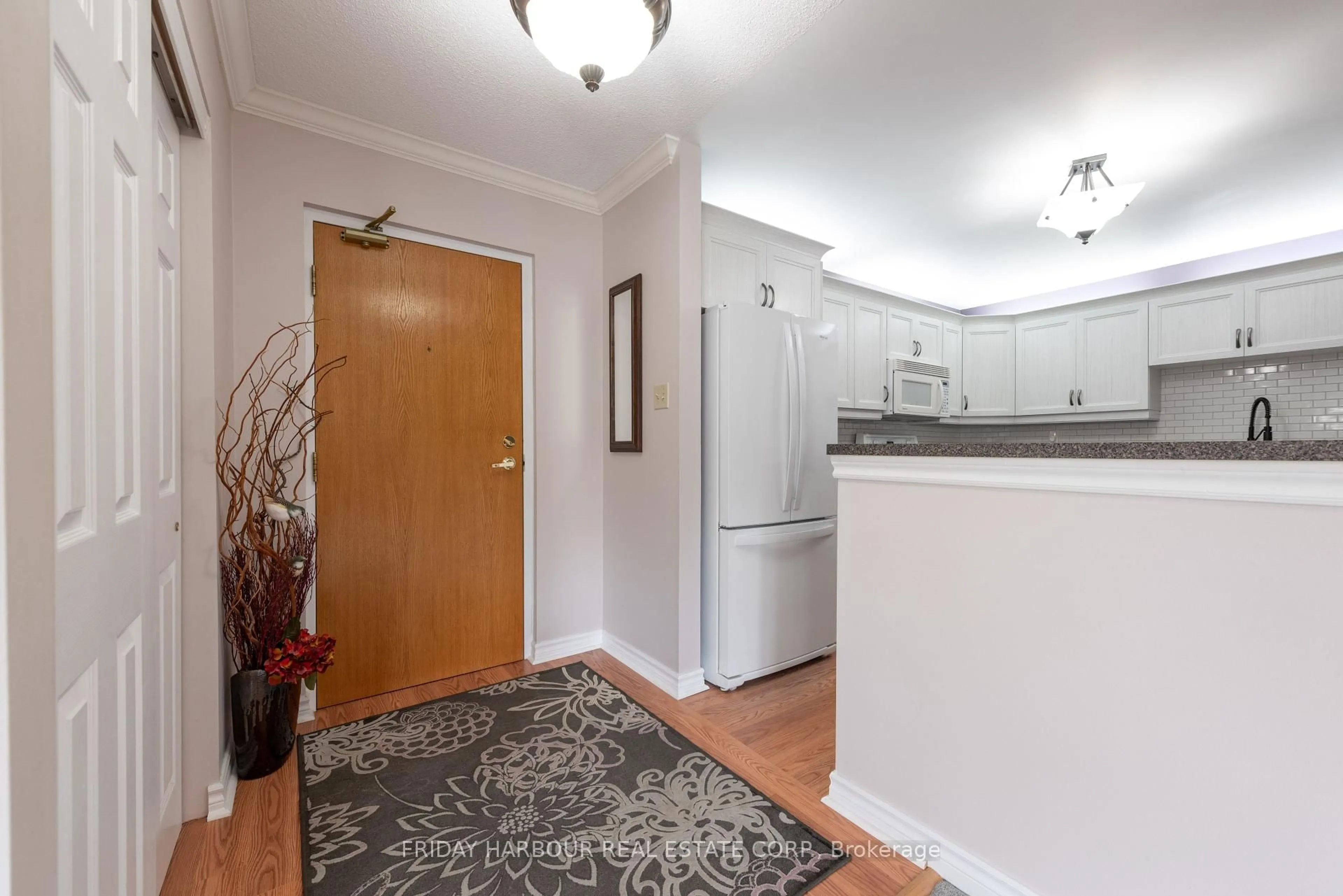Indoor entryway for 131 Clapperton St #206, Barrie Ontario L4M 3G3
