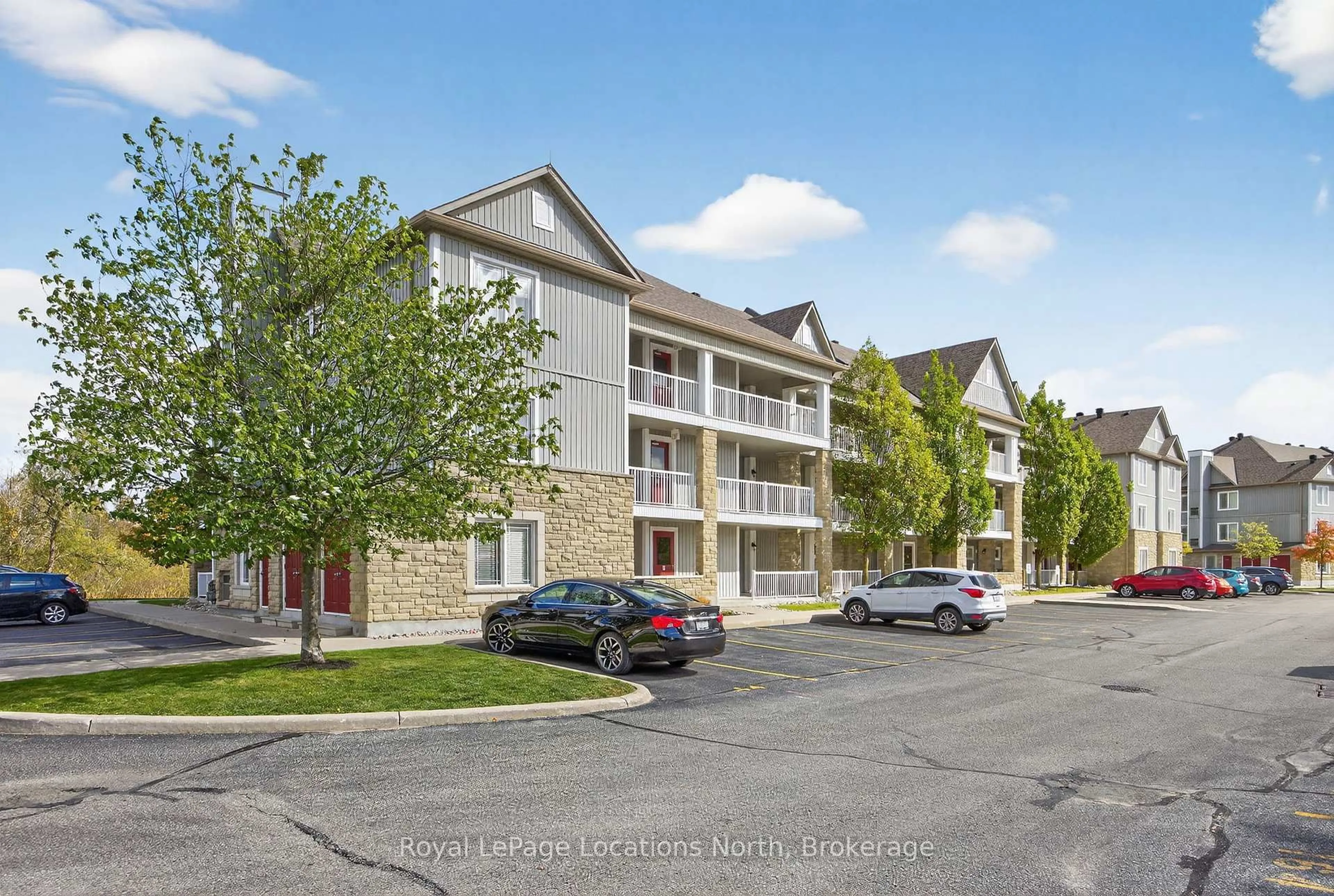 Patio, unknown for 40 Mulligan Lane #205, Wasaga Beach Ontario L9Z 0C5