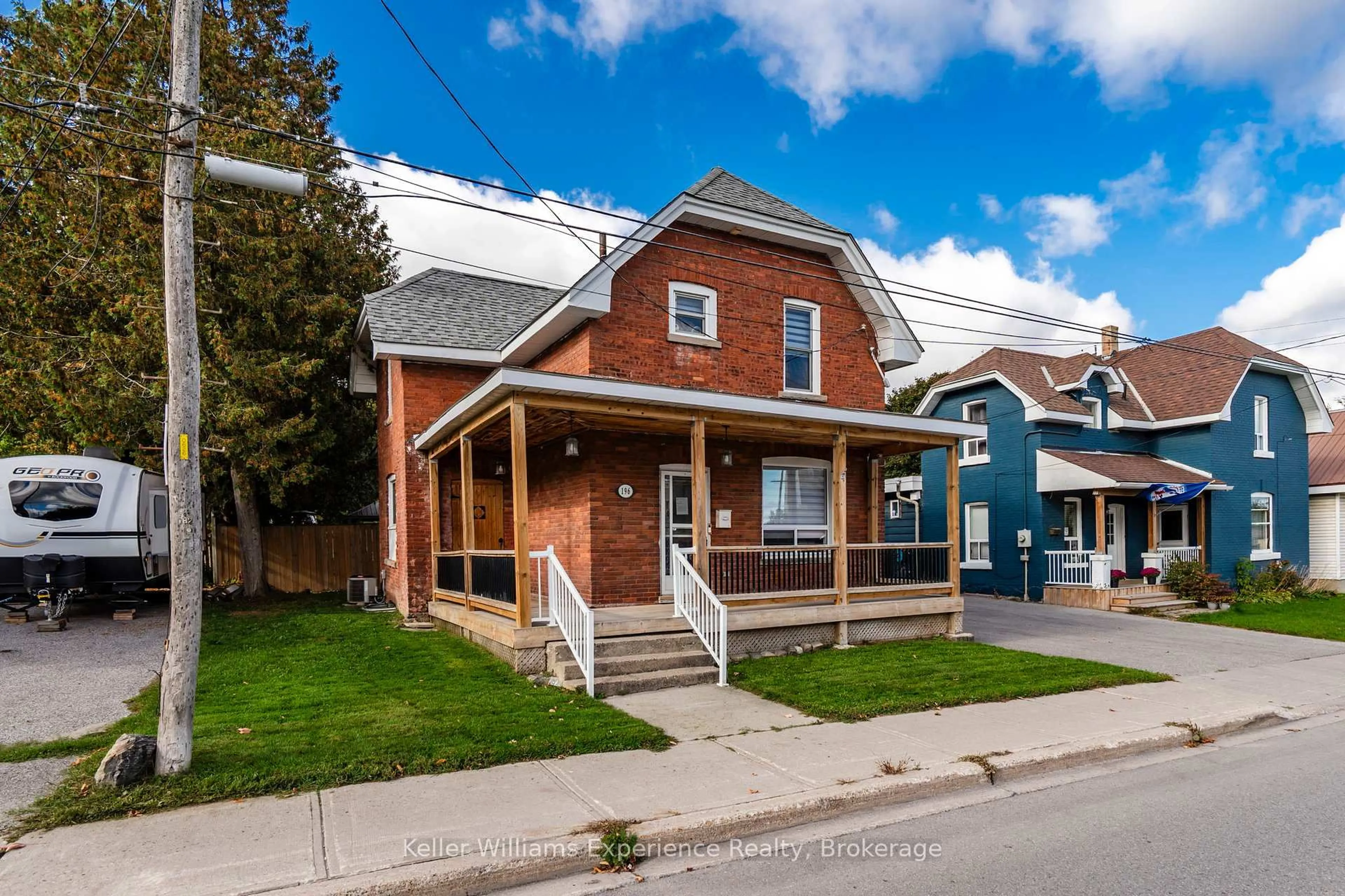 Home with brick exterior material, street for 196 Fourth St, Midland Ontario L4R 3T4