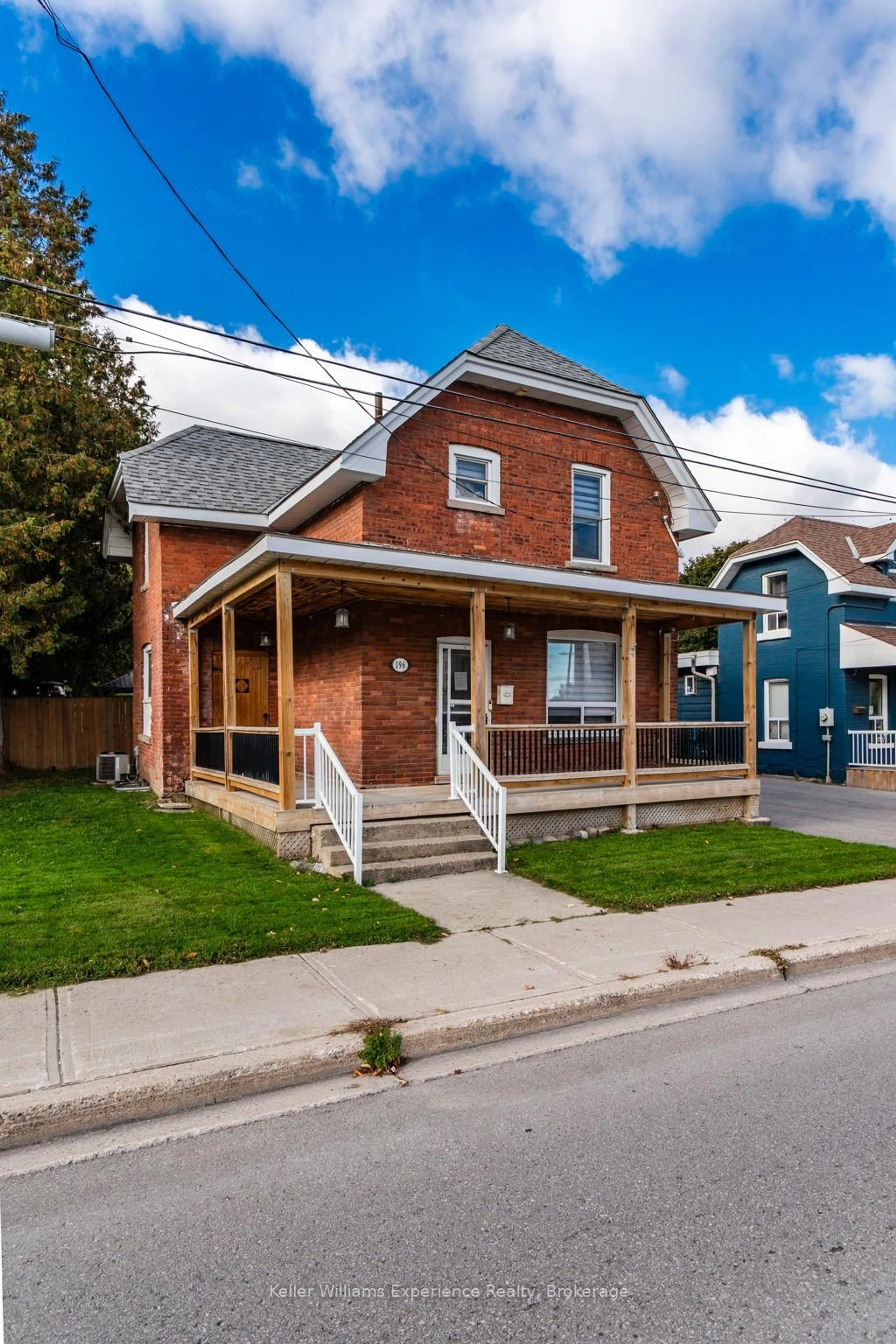 Home with brick exterior material, street for 196 Fourth St, Midland Ontario L4R 3T4