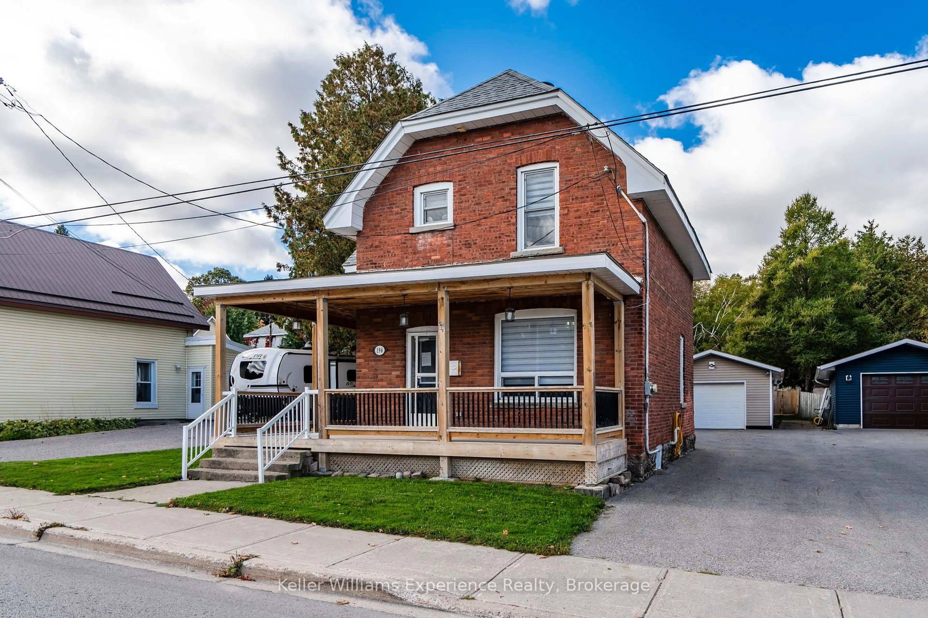 Home with brick exterior material, street for 196 Fourth St, Midland Ontario L4R 3T4