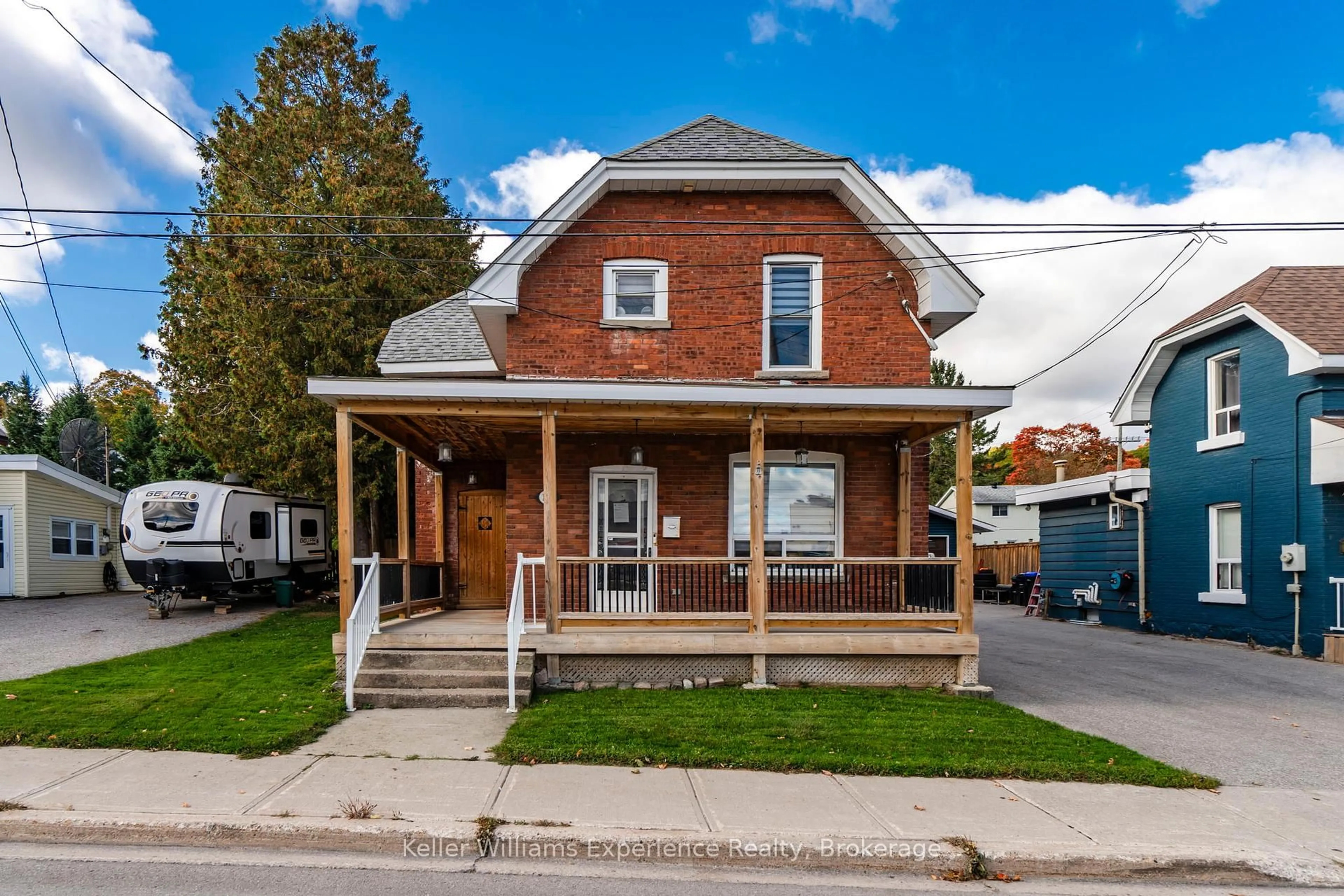 Home with brick exterior material, street for 196 Fourth St, Midland Ontario L4R 3T4