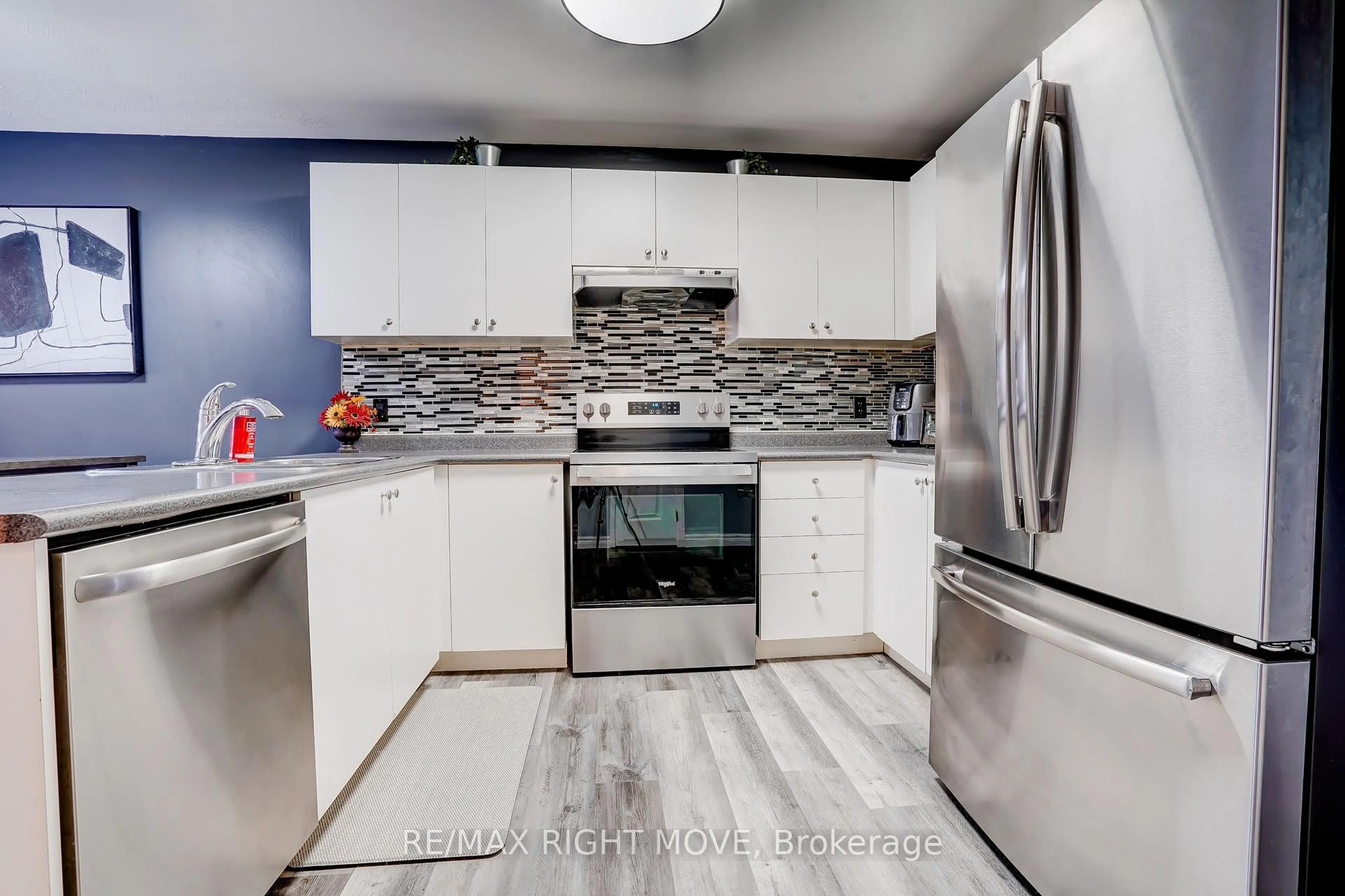 Unknown for 32 Julia Cres, Orillia Ontario L3V 7Z1