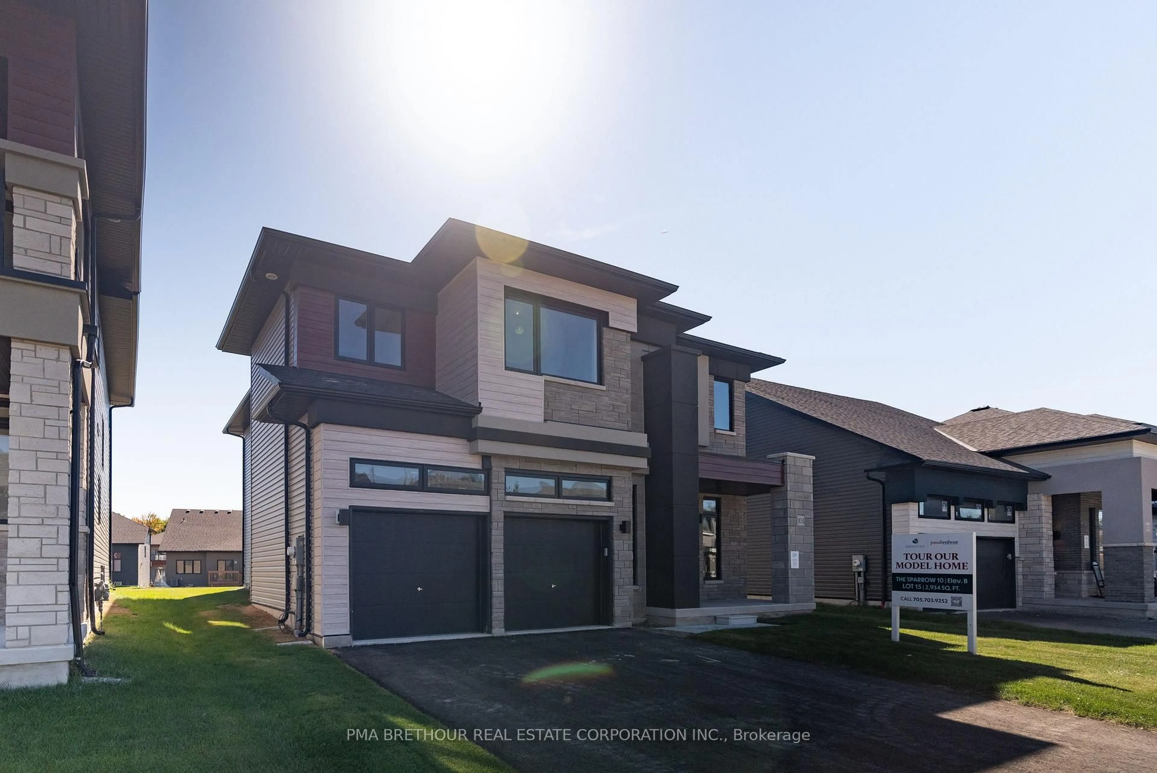 Home with brick exterior material, street for 3031 Sandy Acres Ave, Severn Ontario L3V 0Y4