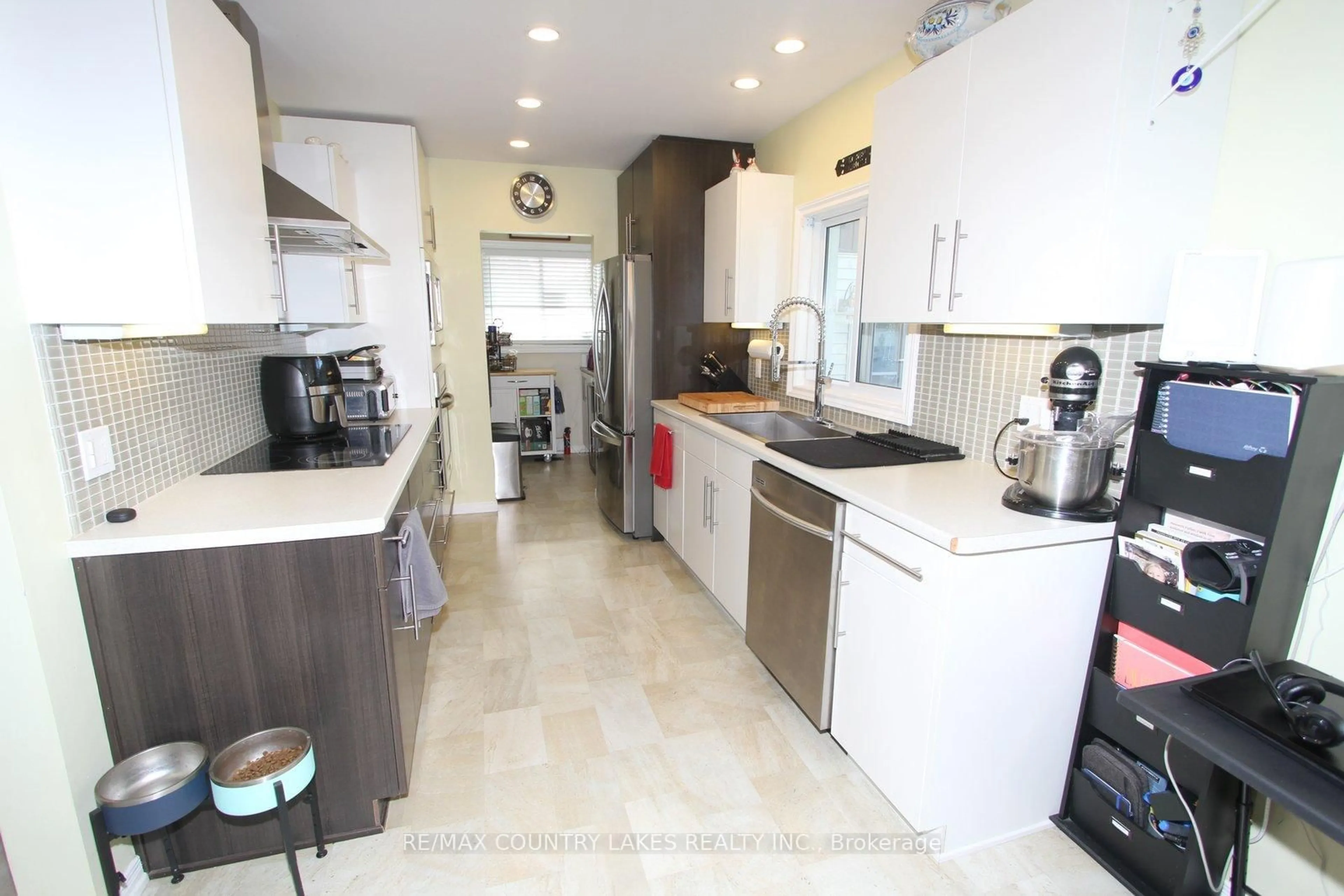 Standard kitchen, ceramic/tile floor for 39 Turtle Path, Ramara Ontario L0K 1B0