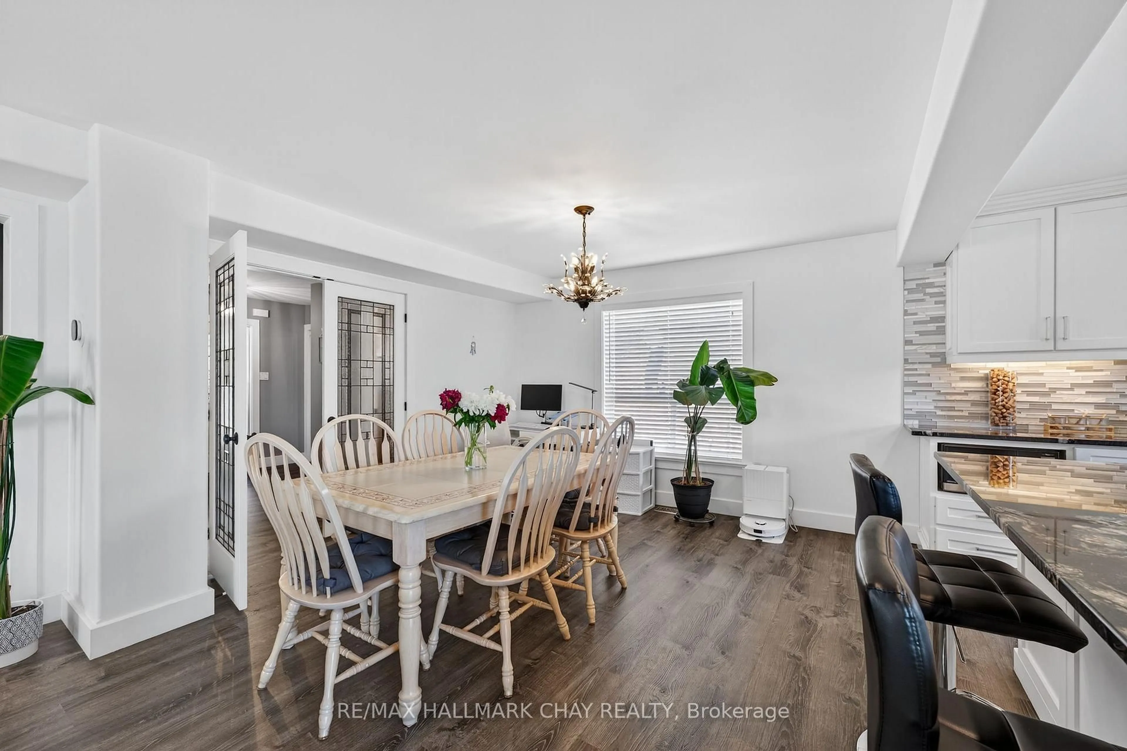 Dining room, wood/laminate floor for 3159 Bass Lake Sdrd, Orillia Ontario L3V 6H2