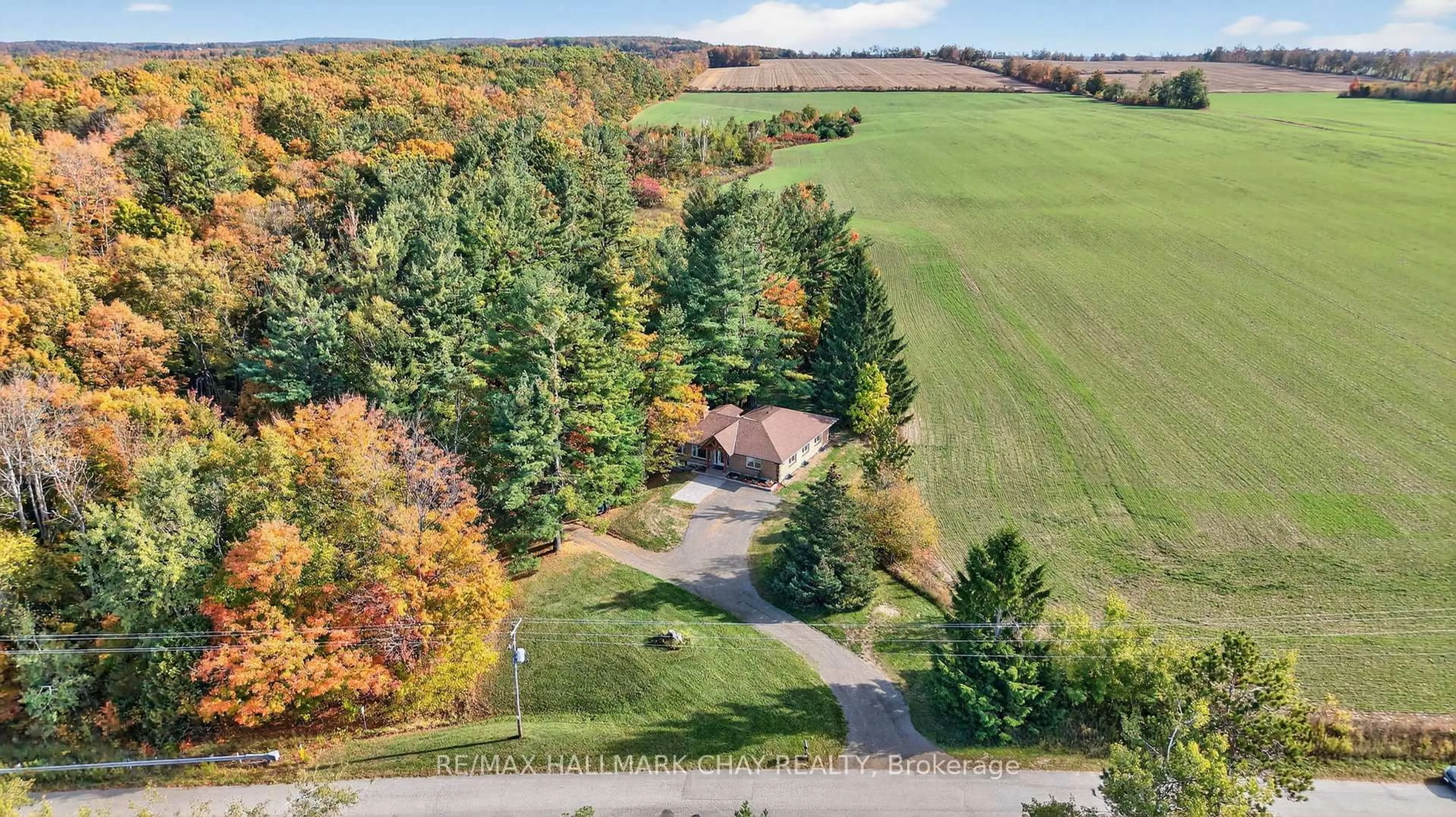 A pic from outside/outdoor area/front of a property/back of a property/a pic from drone, unknown for 4687 Line 2, Oro-Medonte Ontario L0L 1V0