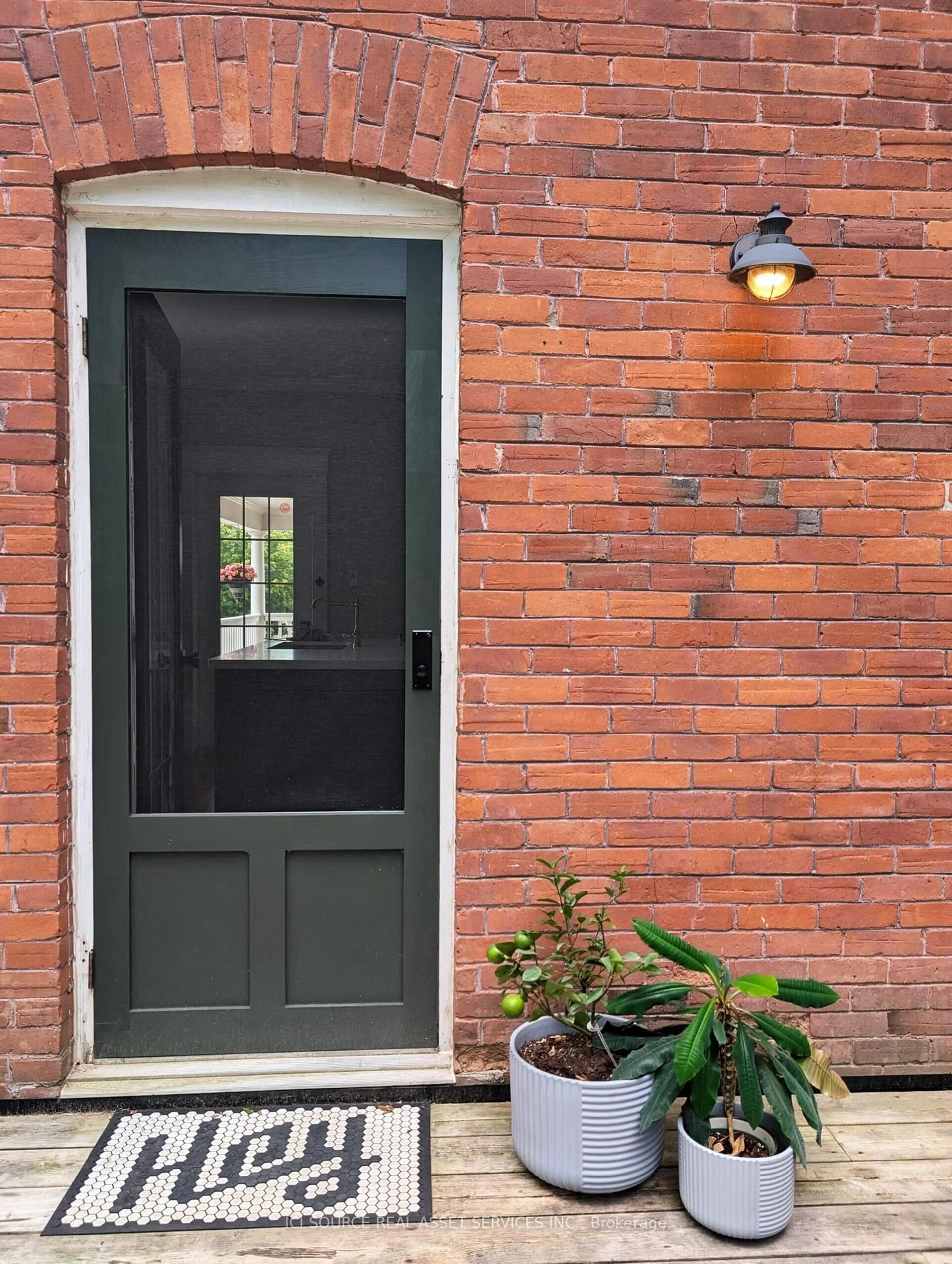 Home with brick exterior material, street for 260 Colborne St, Orillia Ontario L3V 2Z8