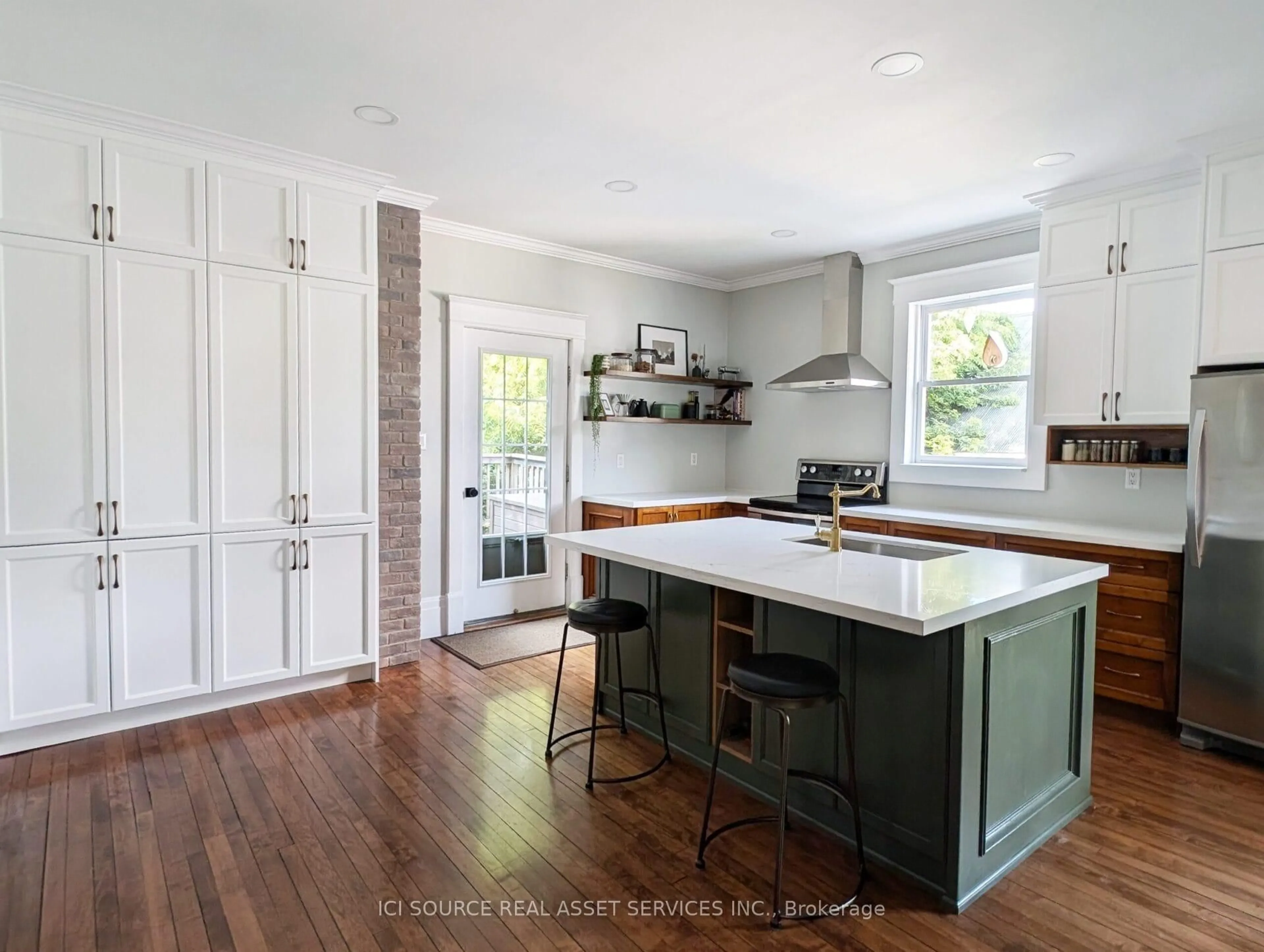 Open concept kitchen, unknown for 260 Colborne St, Orillia Ontario L3V 2Z8