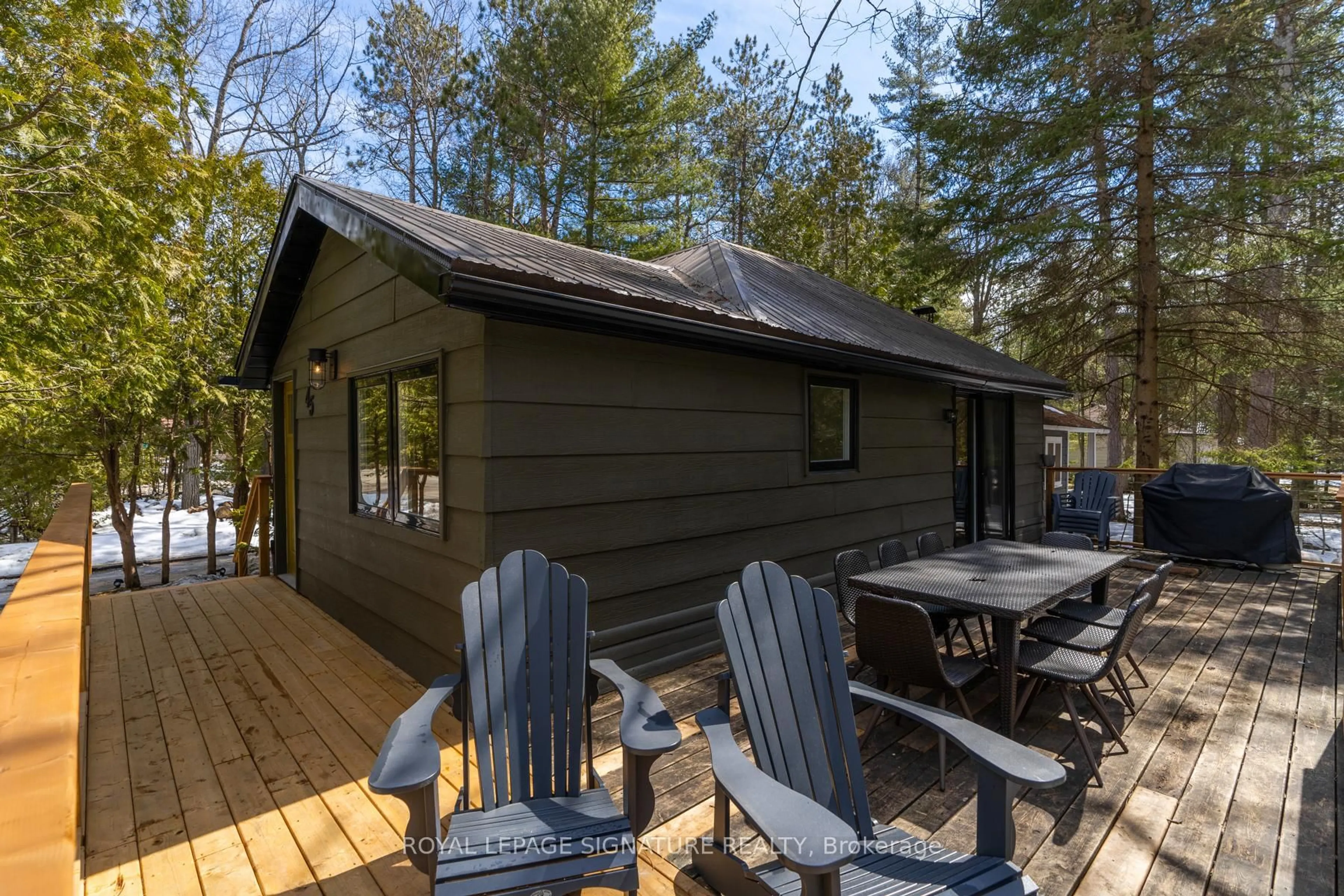 Patio, unknown for 45 Robern Ave, Tiny Ontario L0L 2J0