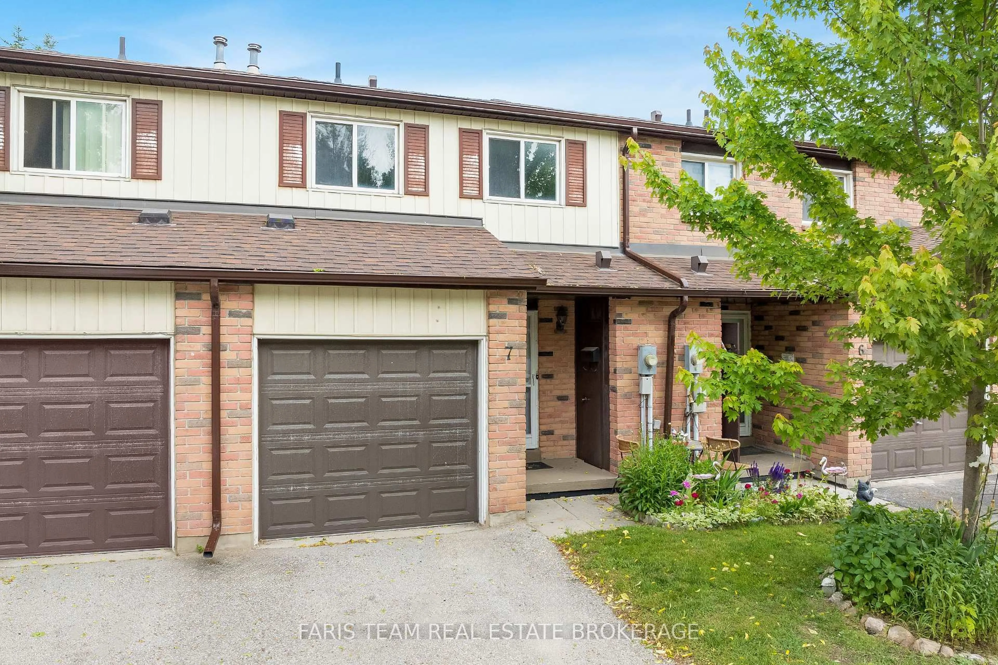Home with brick exterior material, street for 52 Adelaide St #7, Barrie Ontario L4N 3T5