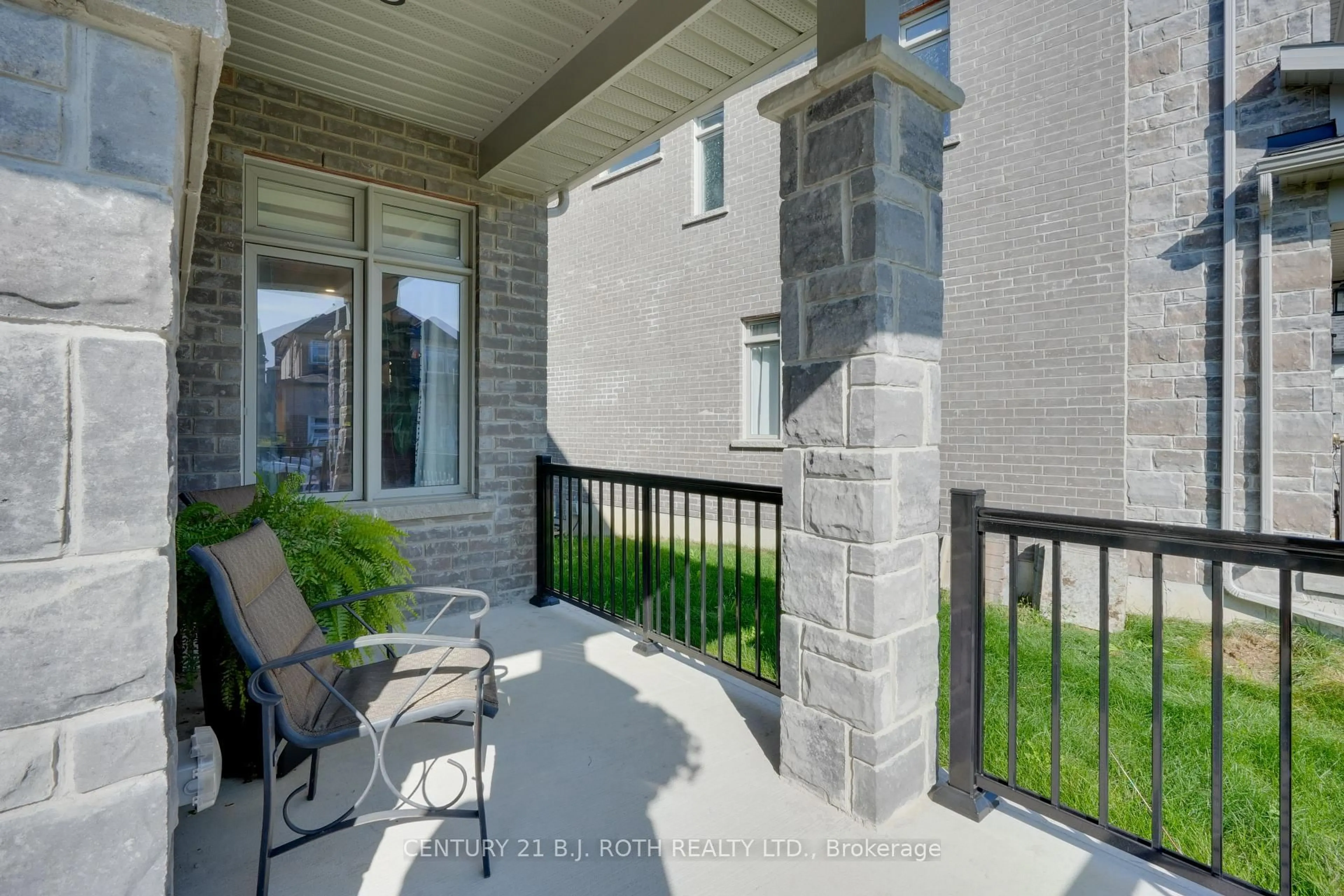 Patio, street for 99 FRANKLIN Tr, Barrie Ontario L9J 0J1
