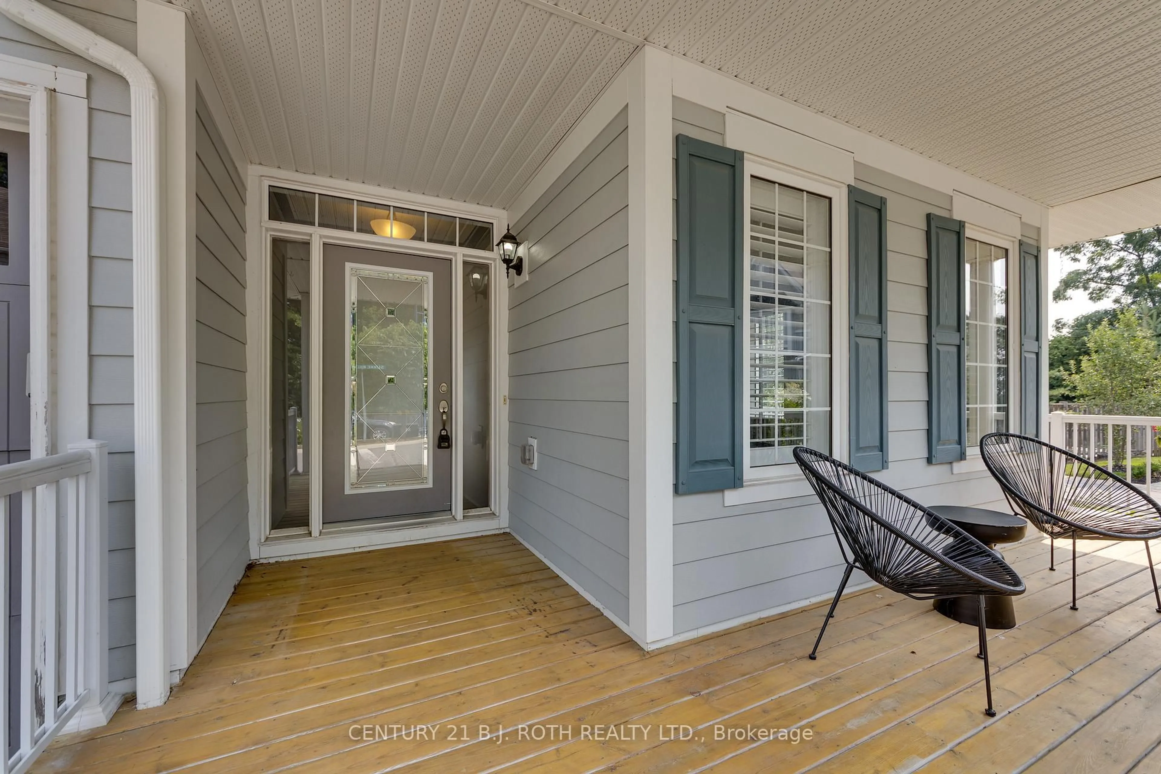 Indoor entryway for 3327 Summerhill Way, Severn Ontario L3V 0E1