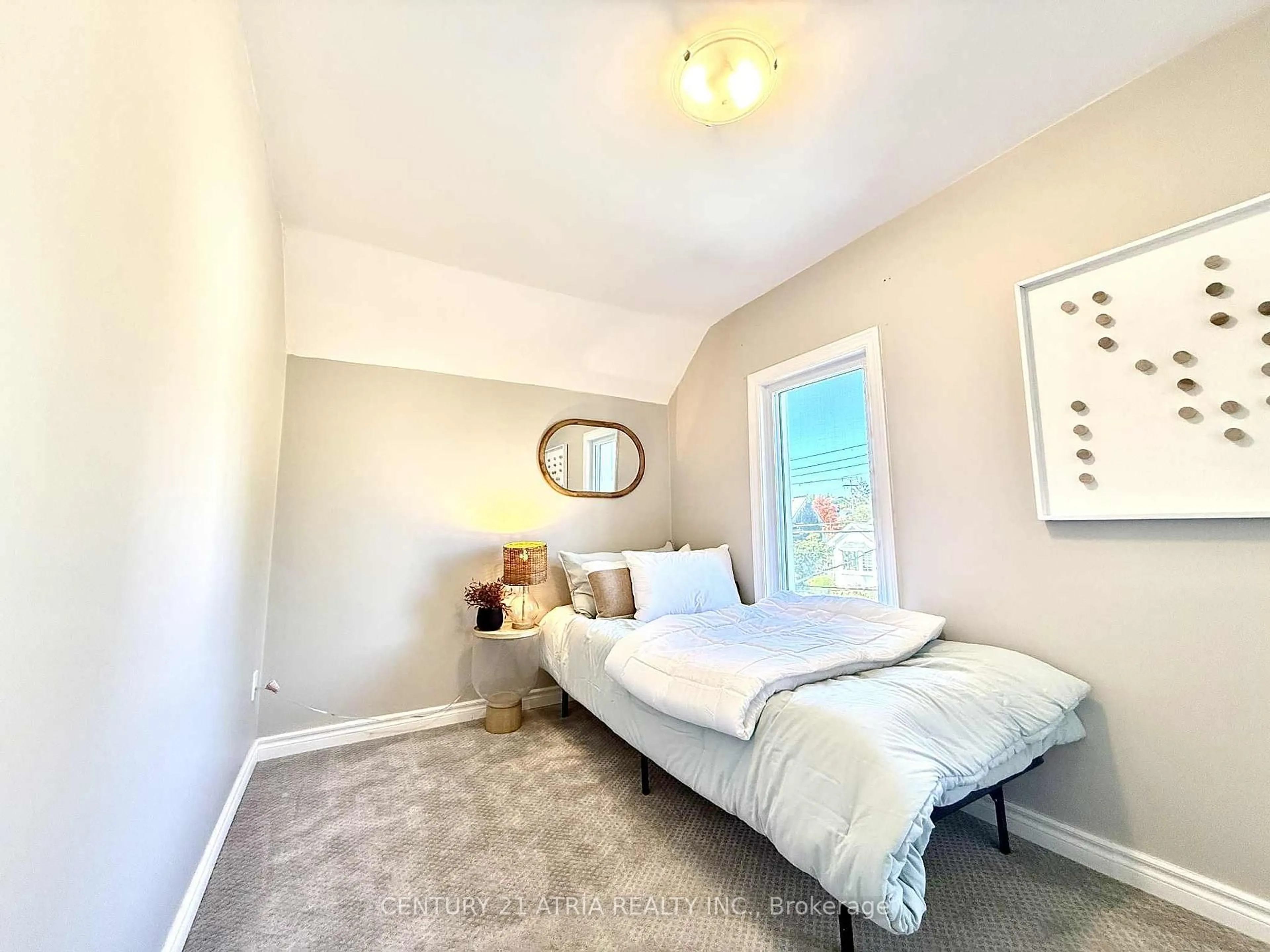 Bedroom with bed, unknown for 59 Park St, Barrie Ontario L4N 1H7