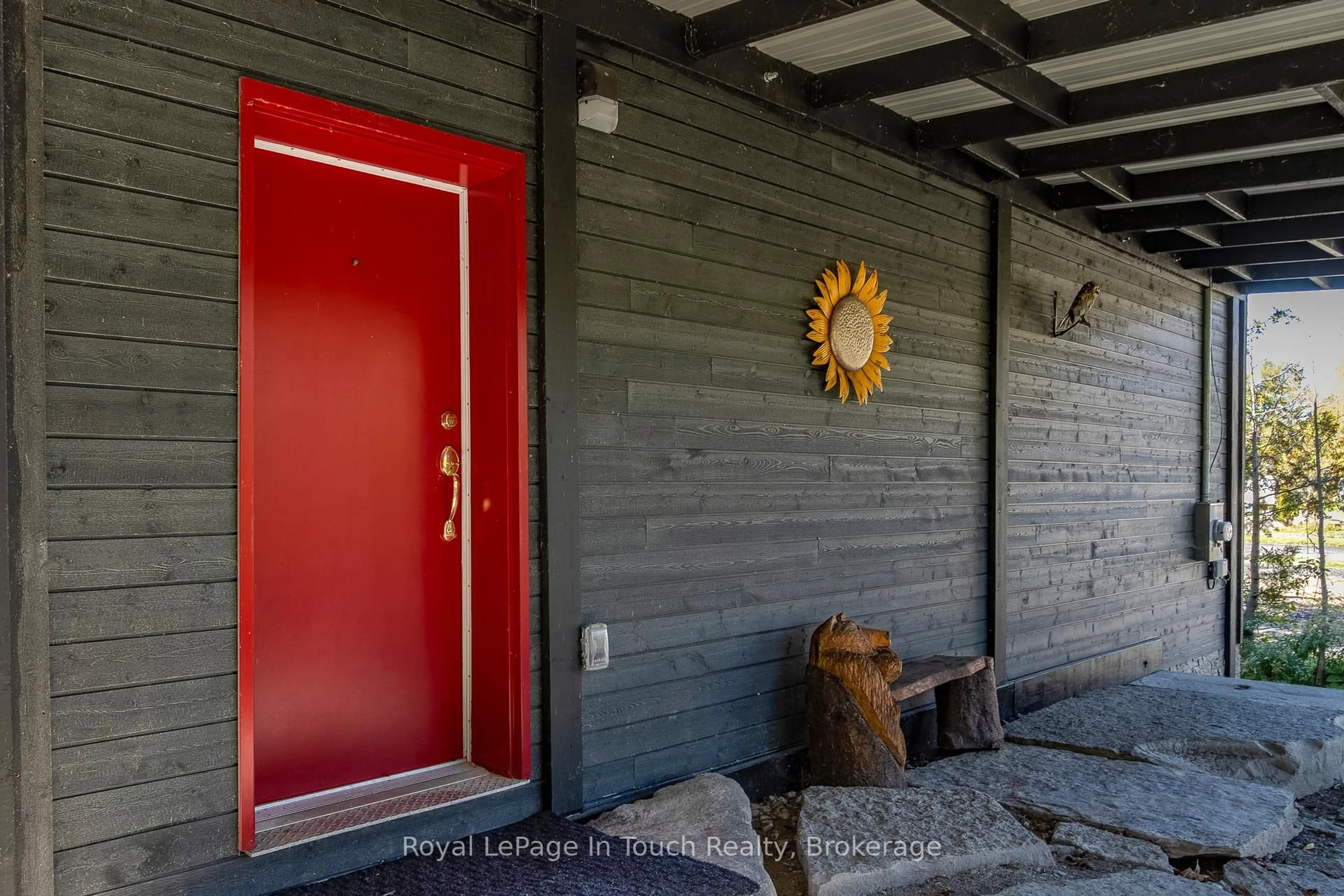 Indoor entryway for 142 Duck Bay Rd, Tay Ontario L0K 2C0