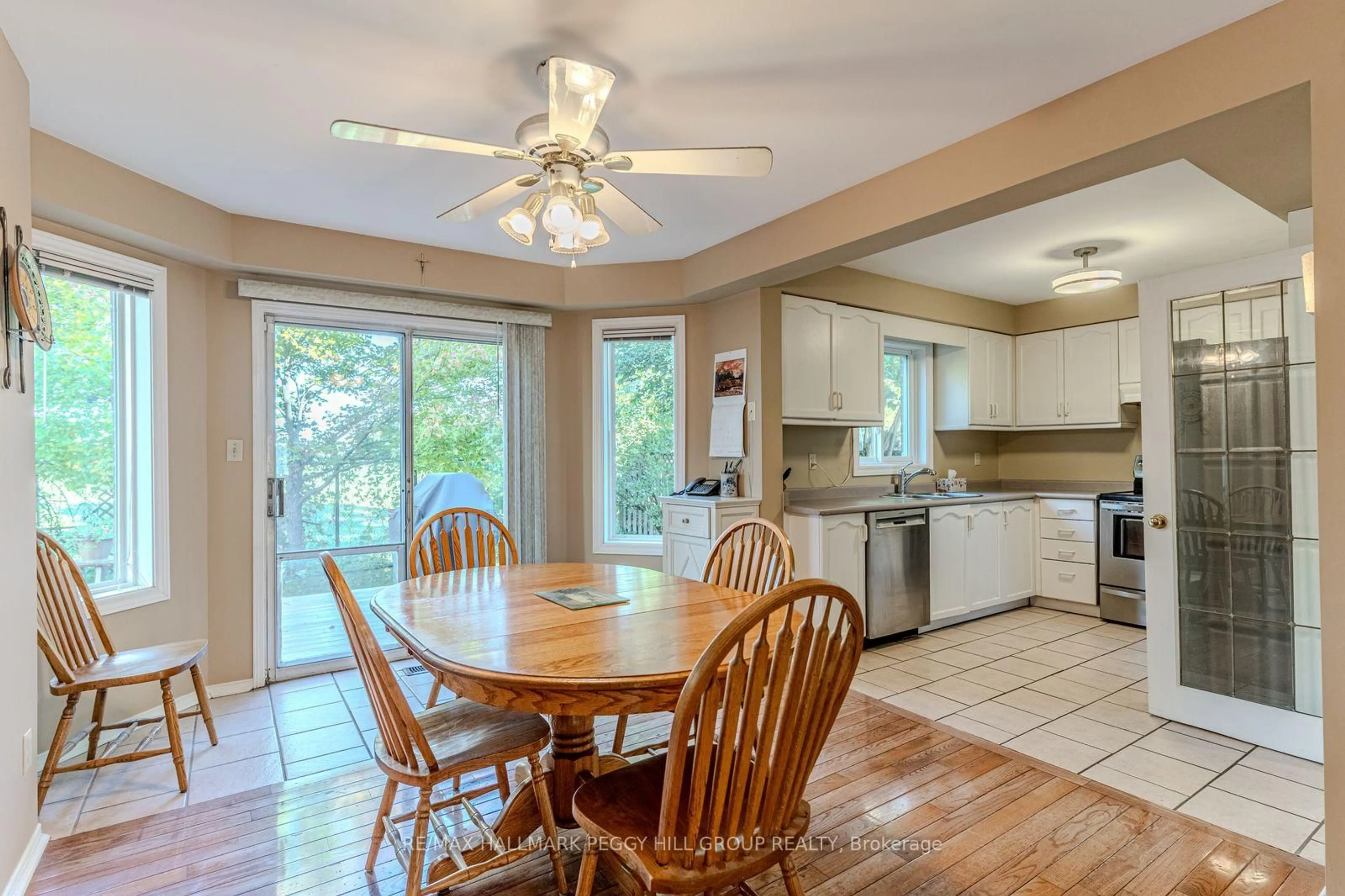 Open concept kitchen, unknown for 58 McDougall Dr, Barrie Ontario L4N 7H6