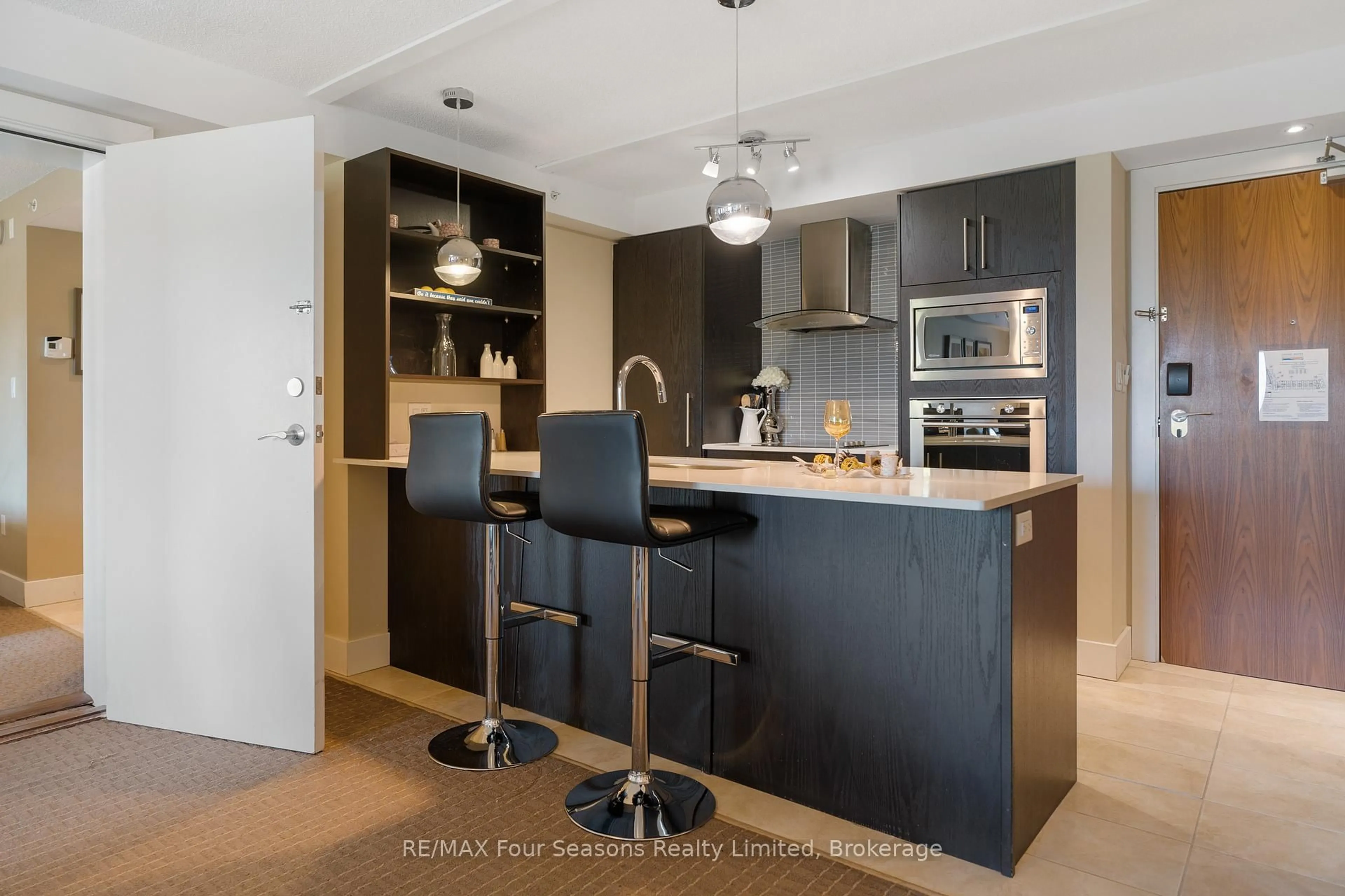 Unknown for 9 Harbour St #6210/6212, Collingwood Ontario L9Y 5C5