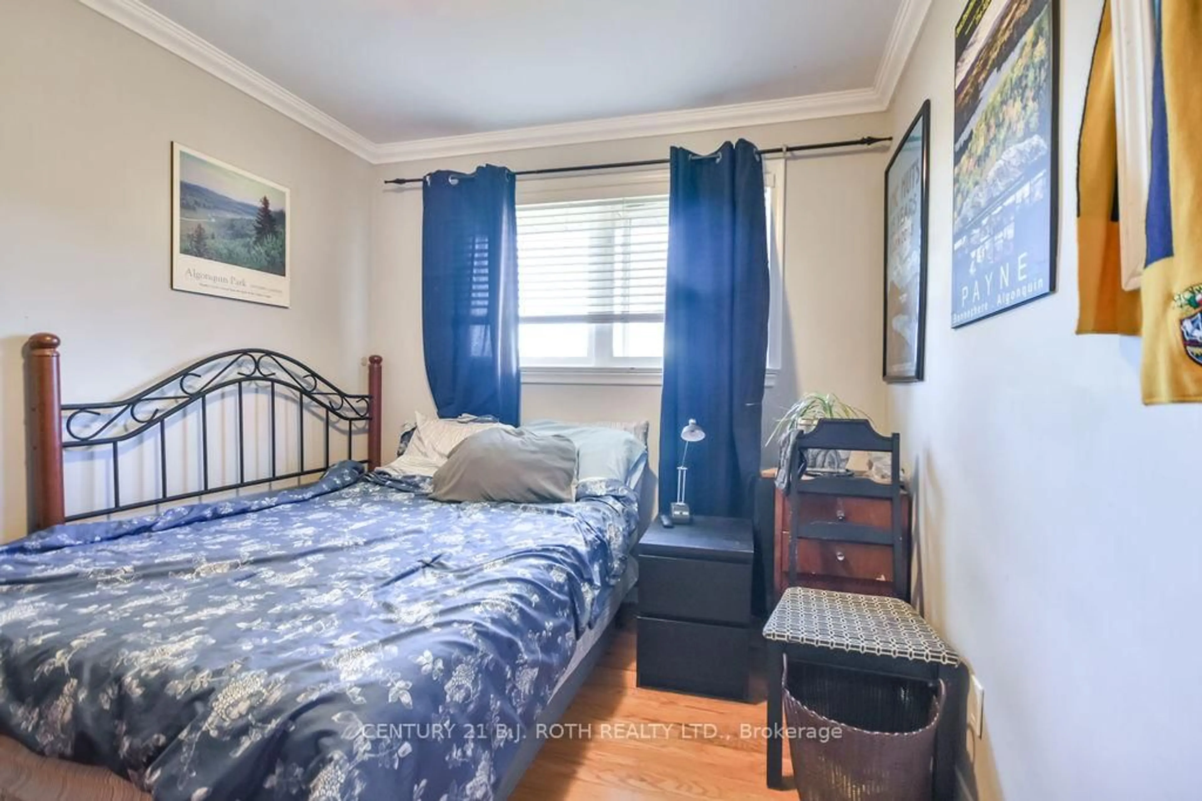Bedroom with bed, unknown for 63 Davidson St, Barrie Ontario L4M 3S2
