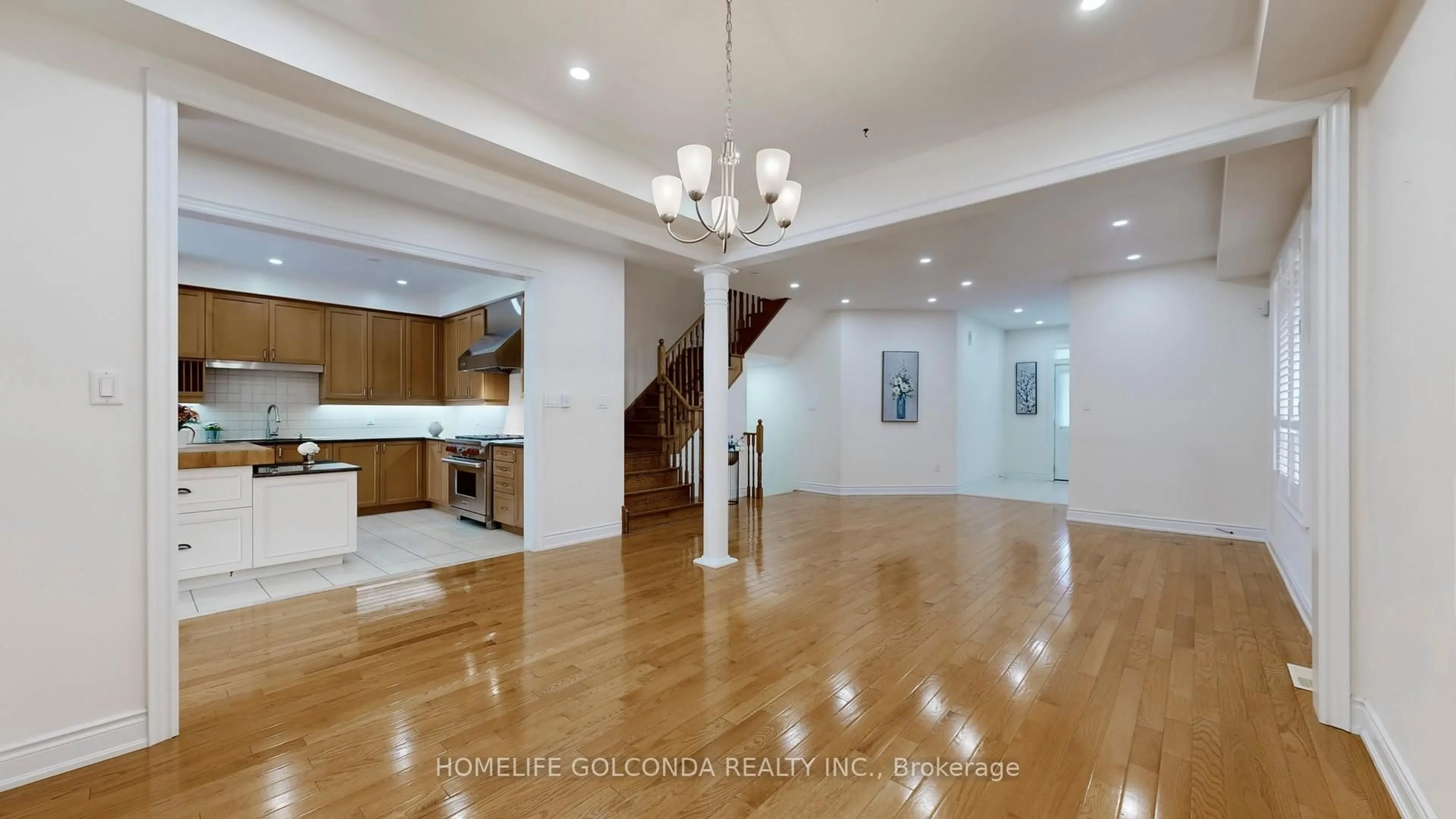 Indoor foyer for 146 SANDRINGHAM Dr, Barrie Ontario L4M 0C9