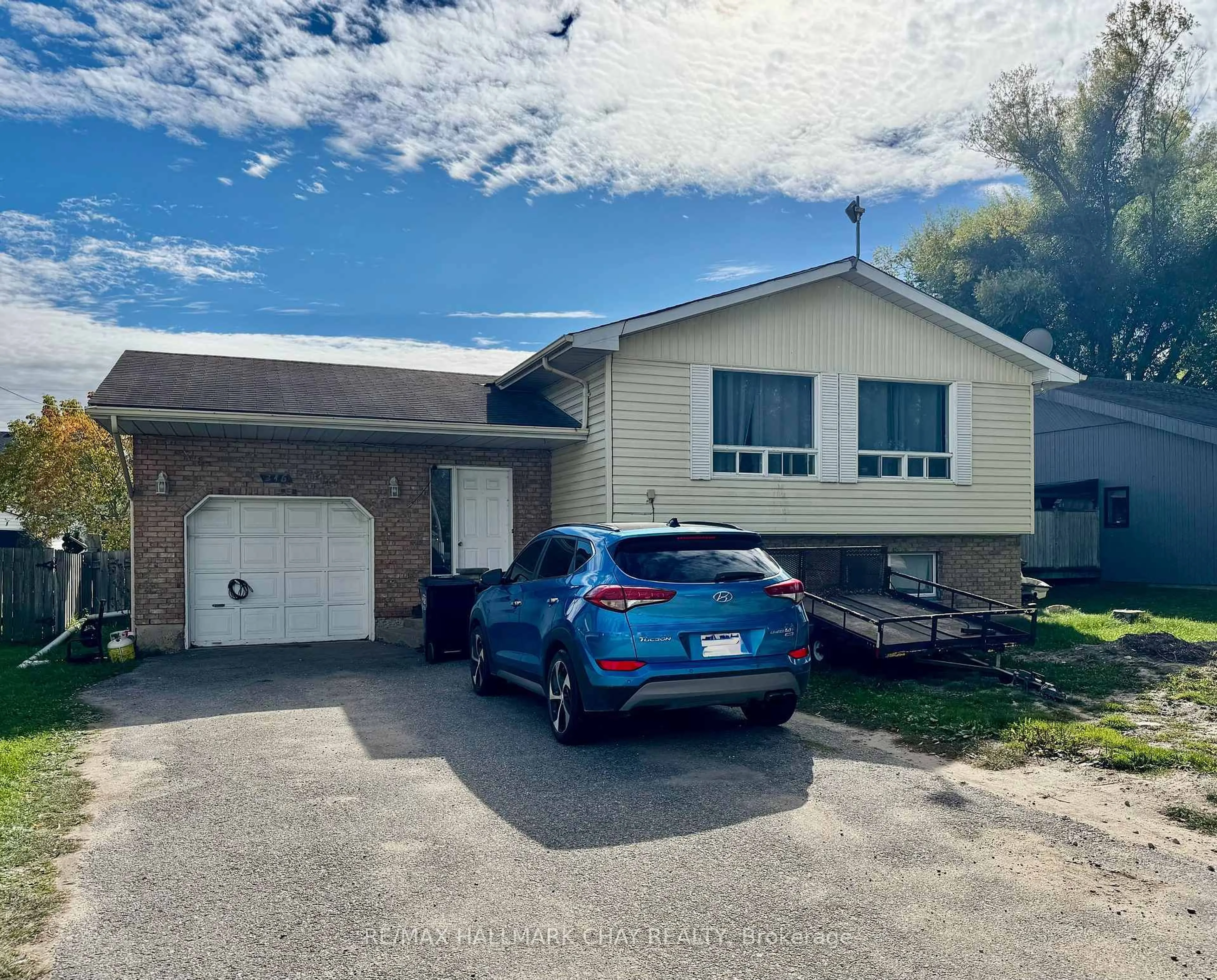 A pic from outside/outdoor area/front of a property/back of a property/a pic from drone, street for 7481 County Road 91, Clearview Ontario L0M 1S0