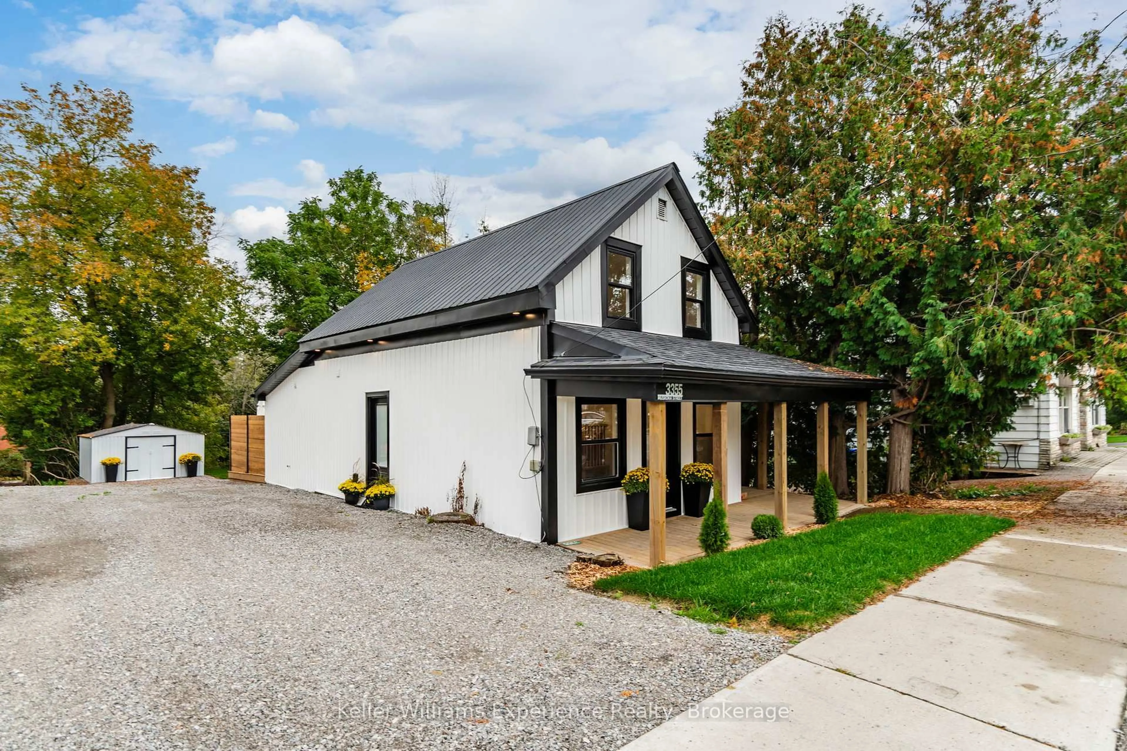 Home with brick exterior material, street for 3355 Muskoka St, Severn Ontario L0K 2B0