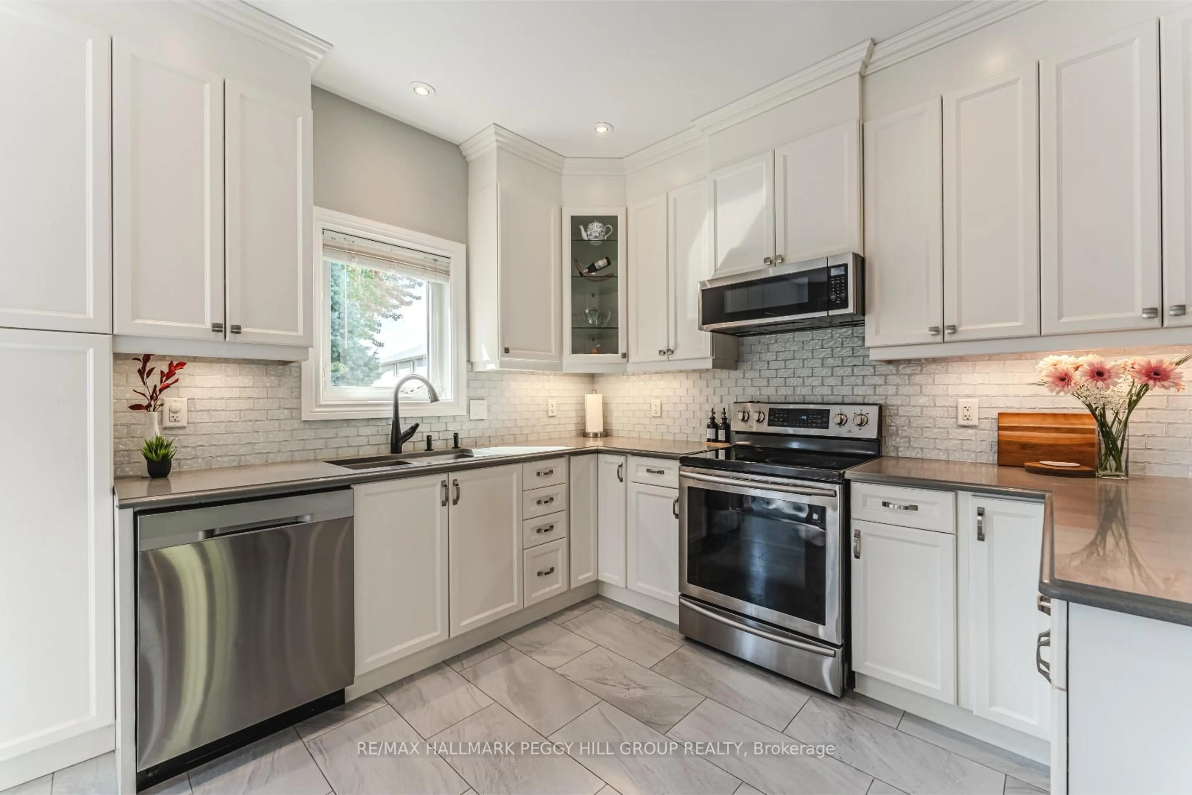 Unknown for 6 Laurelwood Lane, Barrie Ontario L4N 0Z8