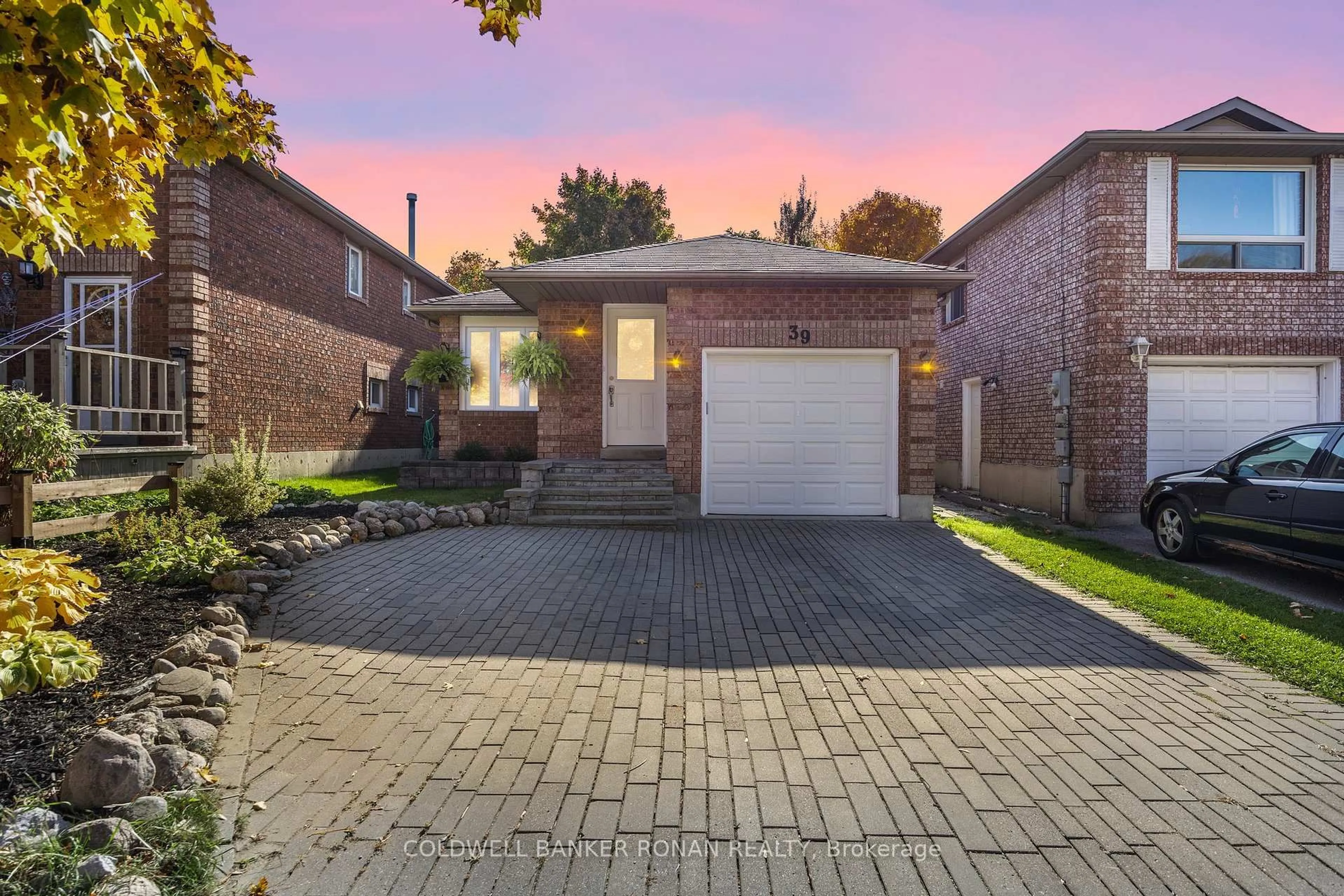 Home with brick exterior material, street for 39 Ferguson Dr, Barrie Ontario L4N 7B5